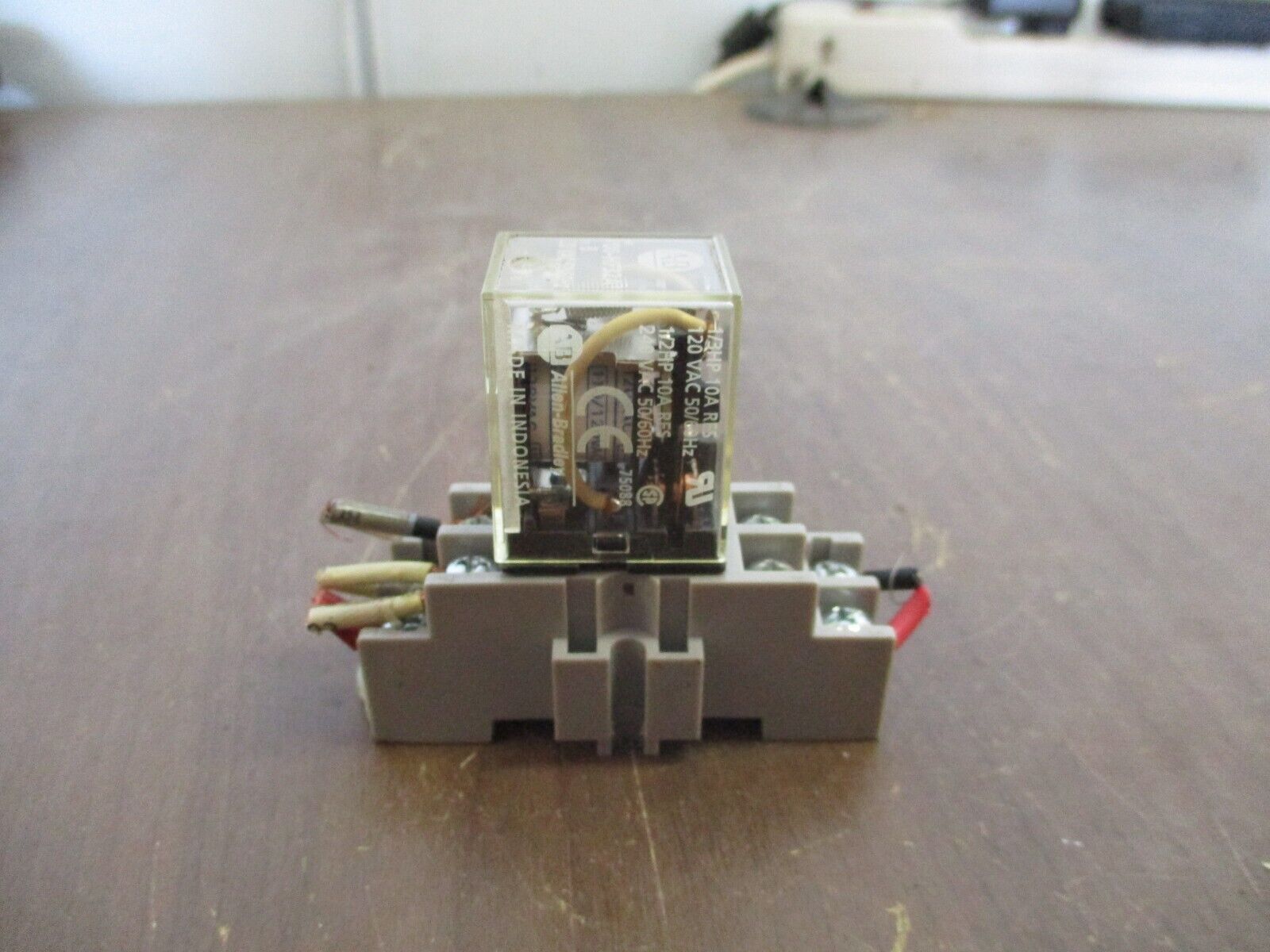 Allen-Bradley Relay 700-HF32A1 Ser. B 120V Coil w/ Base *Lot of 2* Used