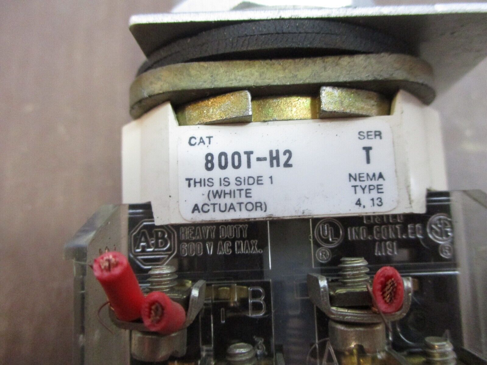 Allen-Bradley Selector Switch 800T-H2 Ser. T Nema Type 4, 13 Used