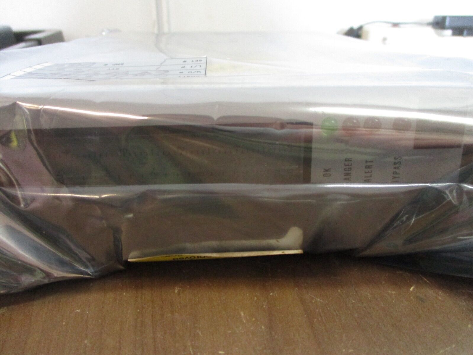 Bently Nevada 3300 Dual Vibration Monitor 3300/15-02-01-02-00-00-00 New Surplus