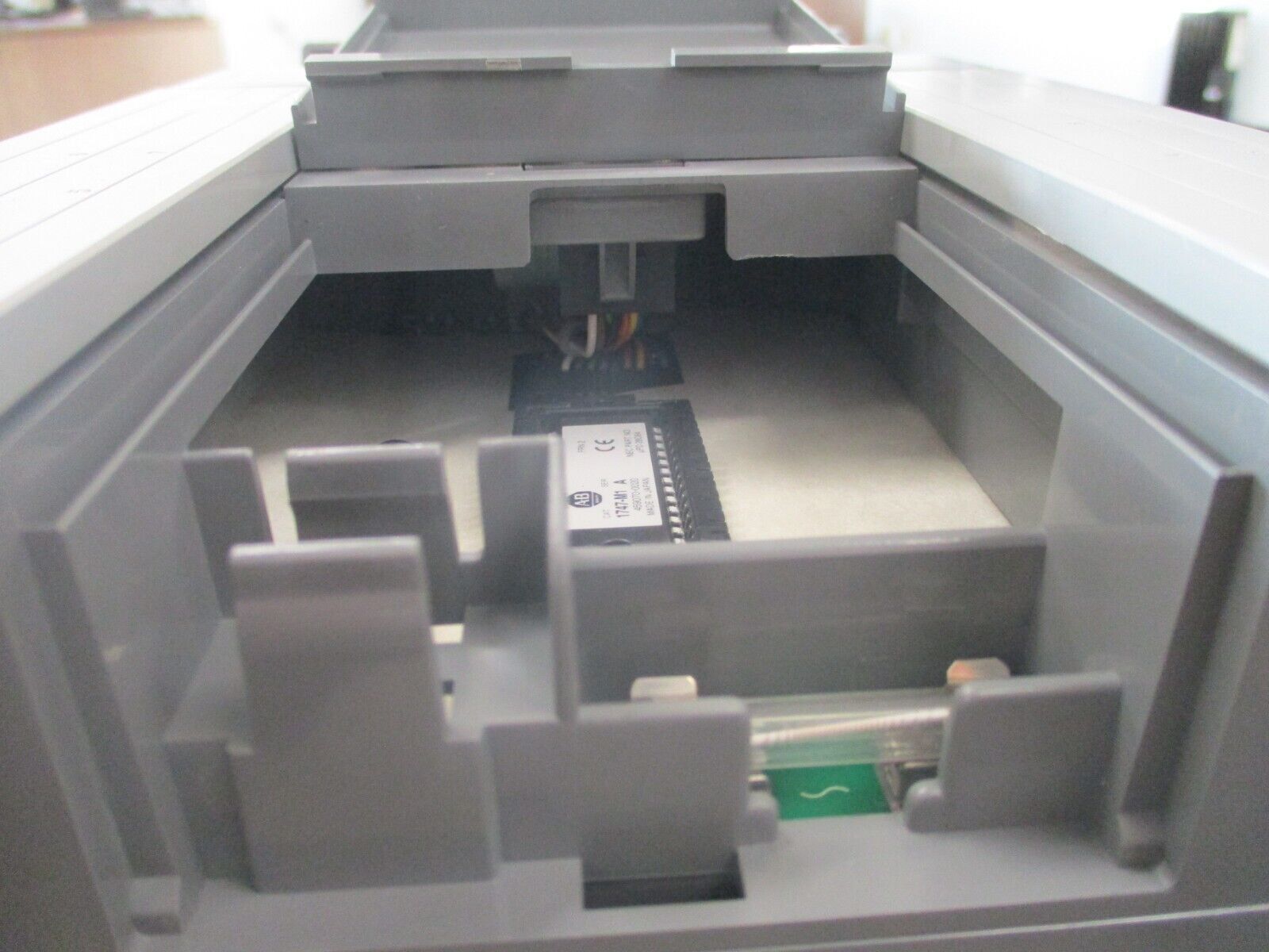 Allen-Bradley SLC 500 Processor Unit 20 I/O 1747-L20C Ser. C FRN 6 w/2-Slot Rack