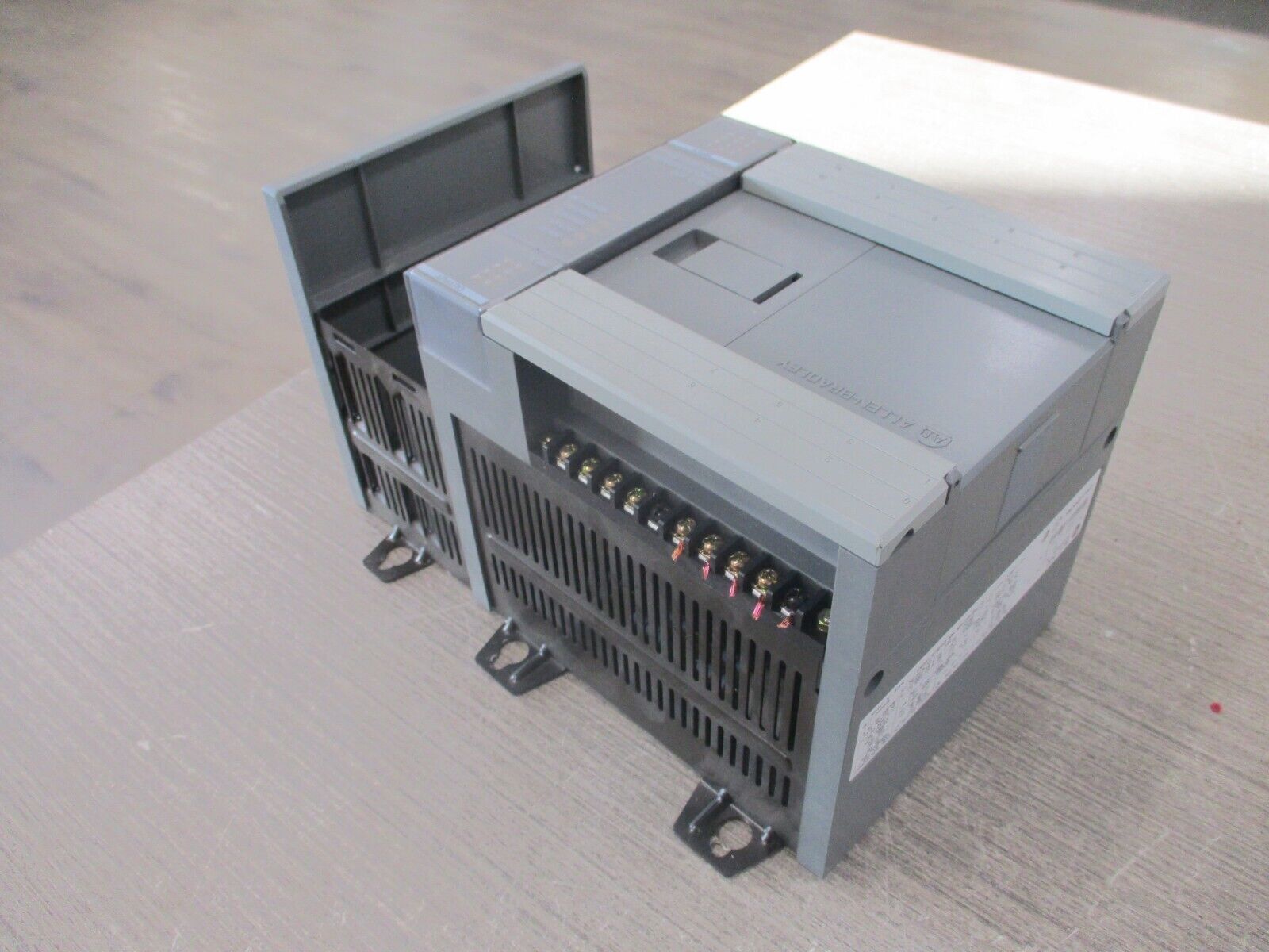Allen-Bradley SLC 500 Processor Unit 20 I/O 1747-L20C Ser. C FRN 6 w/2-Slot Rack