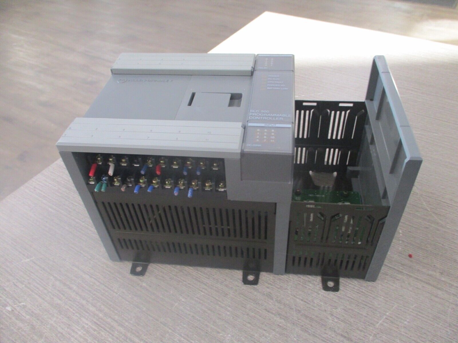 Allen-Bradley SLC 500 Processor Unit 20 I/O 1747-L20C Ser. C FRN 6 w/2-Slot Rack