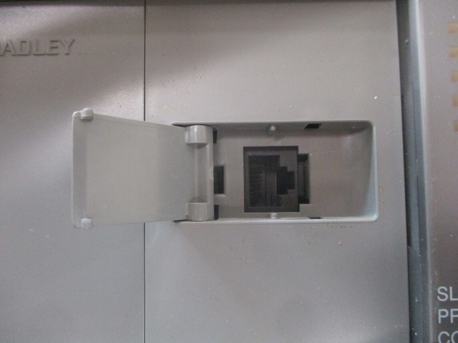 Allen-Bradley SLC 500 Processor Unit 20 I/O 1747-L20C Ser. C FRN 6 w/2-Slot Rack
