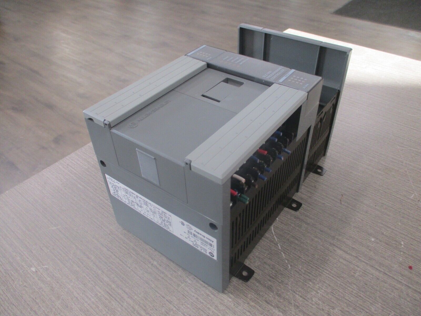 Allen-Bradley SLC 500 Processor Unit 20 I/O 1747-L20C Ser. C FRN 6 w/2-Slot Rack