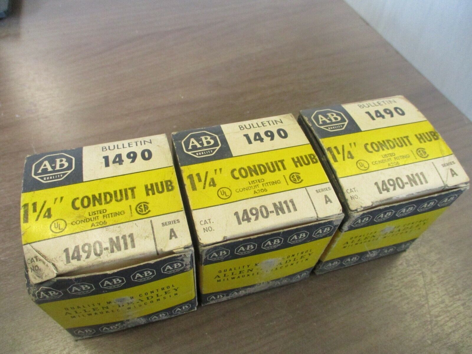 Allen-Bradley Conduit Hub 1490-N11 Ser. A 1-1/4" *Lot of 3* New Surplus