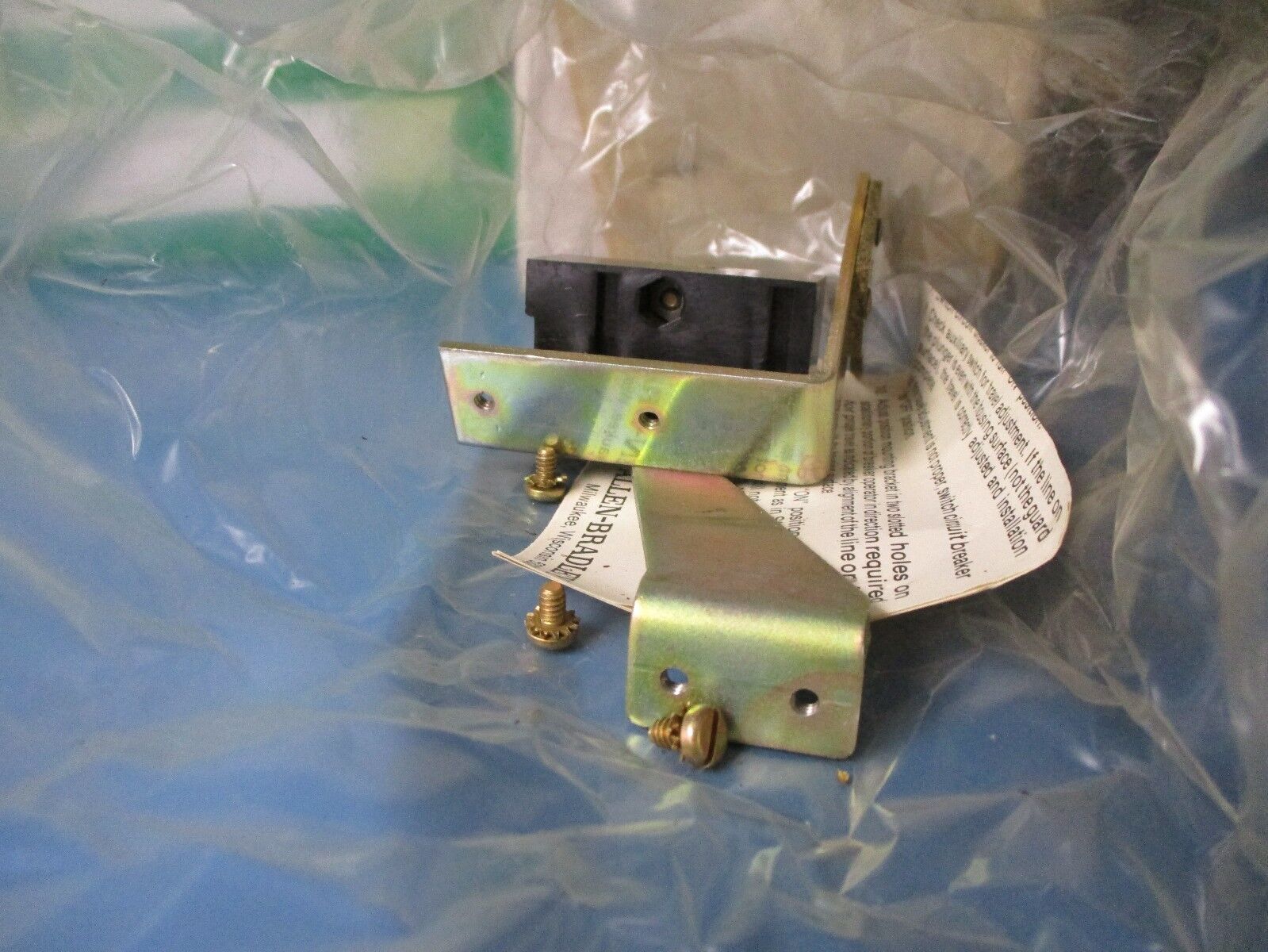 Allen-Bradley Auxiliary Contact 1495-N18 Size 3 New Surplus