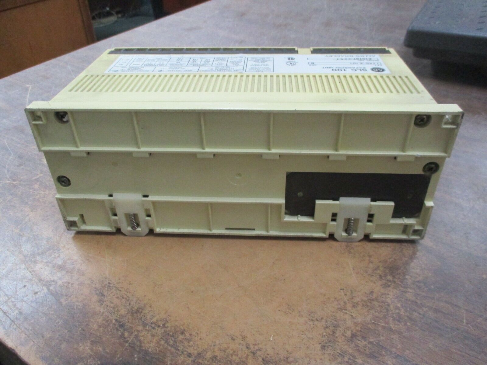 Allen-Bradley SLC 100 Expansion Unit 1745-E101 Ser. B Used