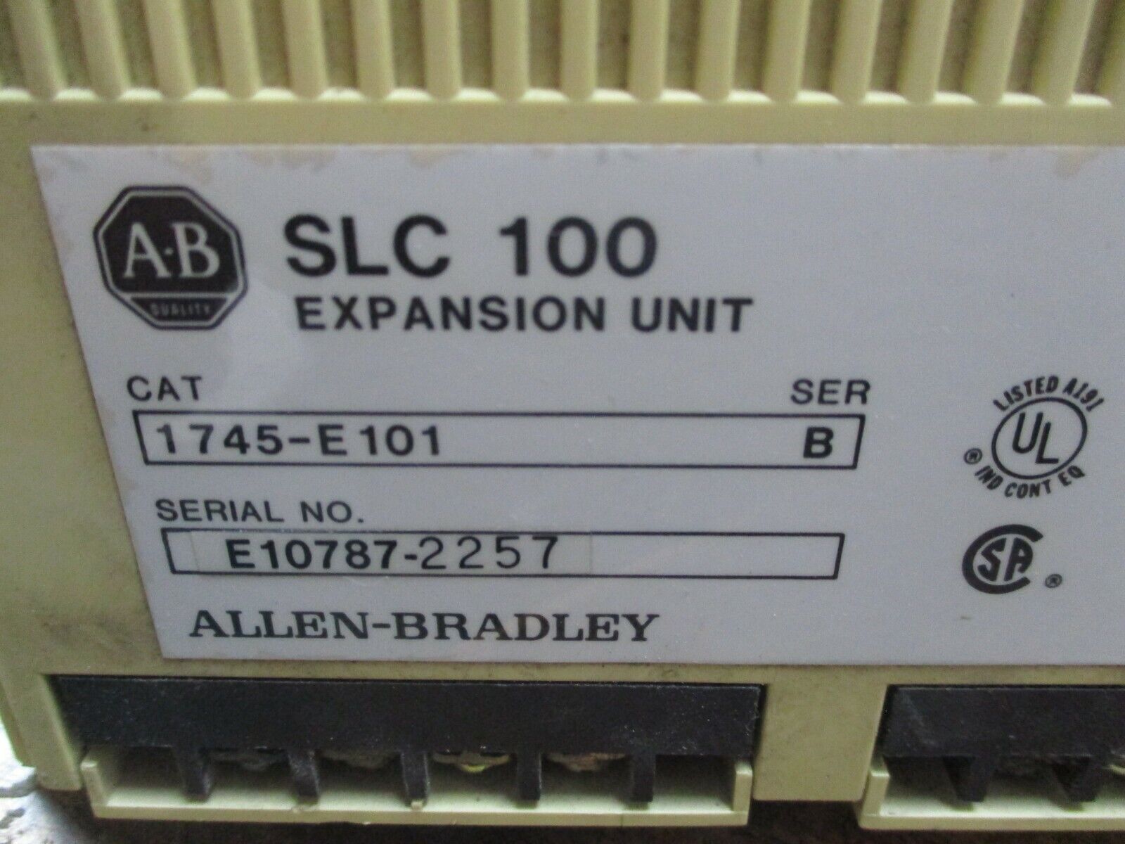 Allen-Bradley SLC 100 Expansion Unit 1745-E101 Ser. B Used