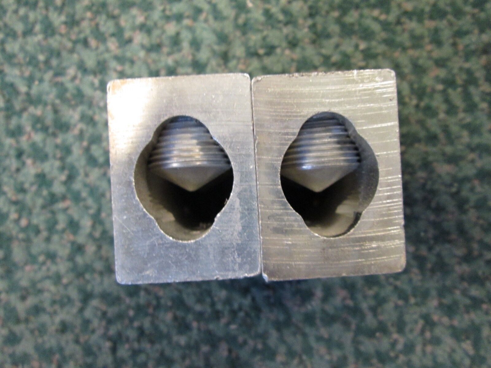 Mechanical Lug MS-45A 600MCM-4 *Lot of 2* New Surplus