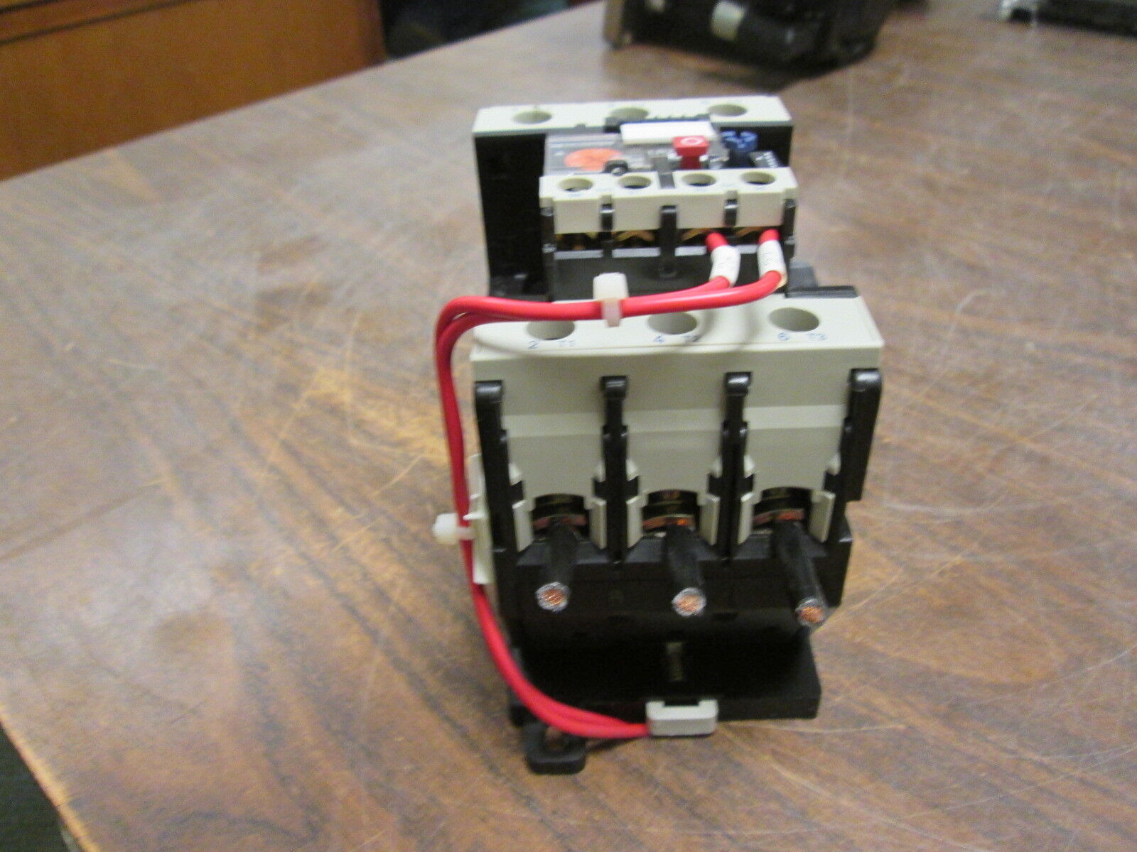 Telemecanique Solid State Overload w/ DIN Rail Adapter LR2 D2557 Trip:37-50A