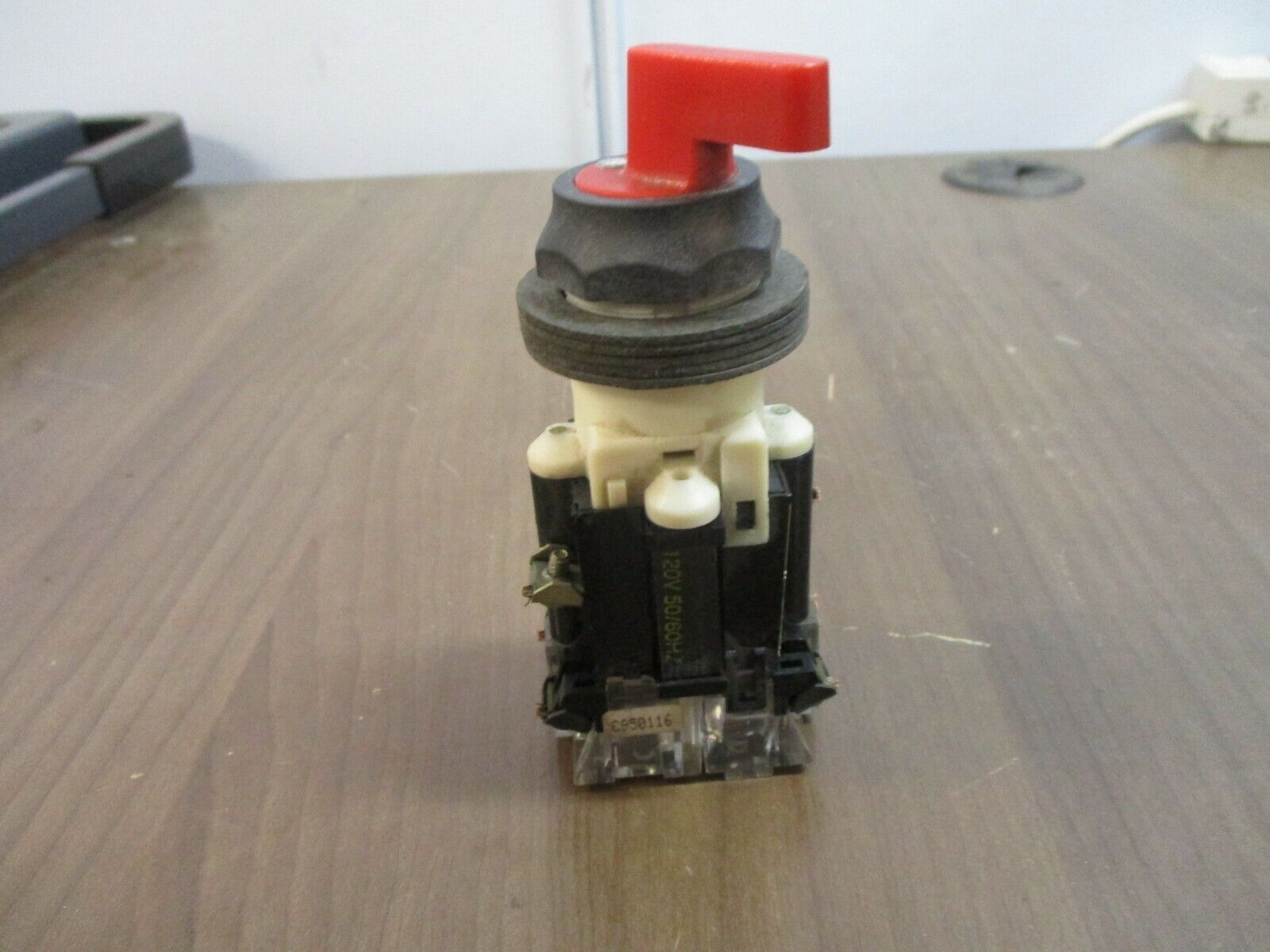 Westinghouse Selector Switch PB1T1P Model B 120V 50/60Hz Red Used