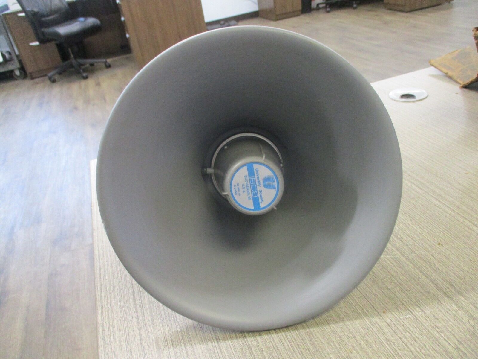 University Sound Paging /Talk Back Speaker IBC8 30W 8 OHMS *New Surplus*