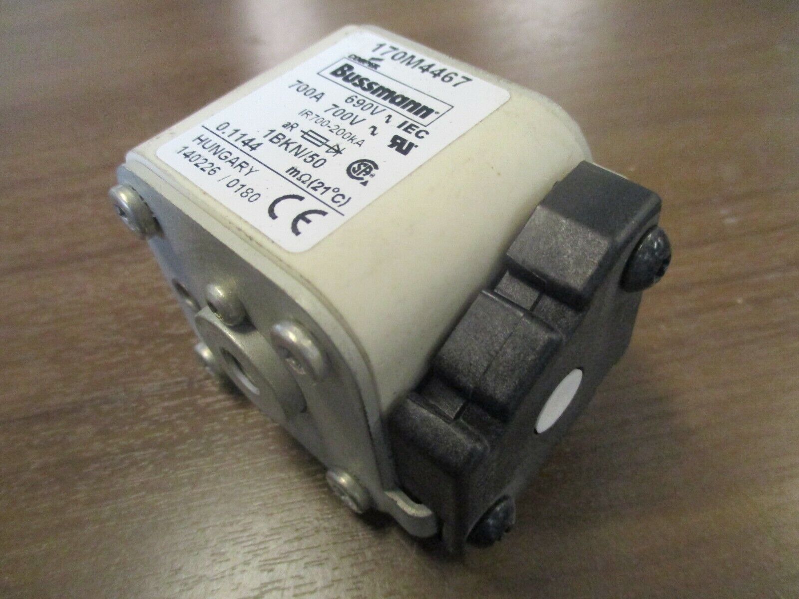 Bussmann Fuse 170M4467 700A 700V Used