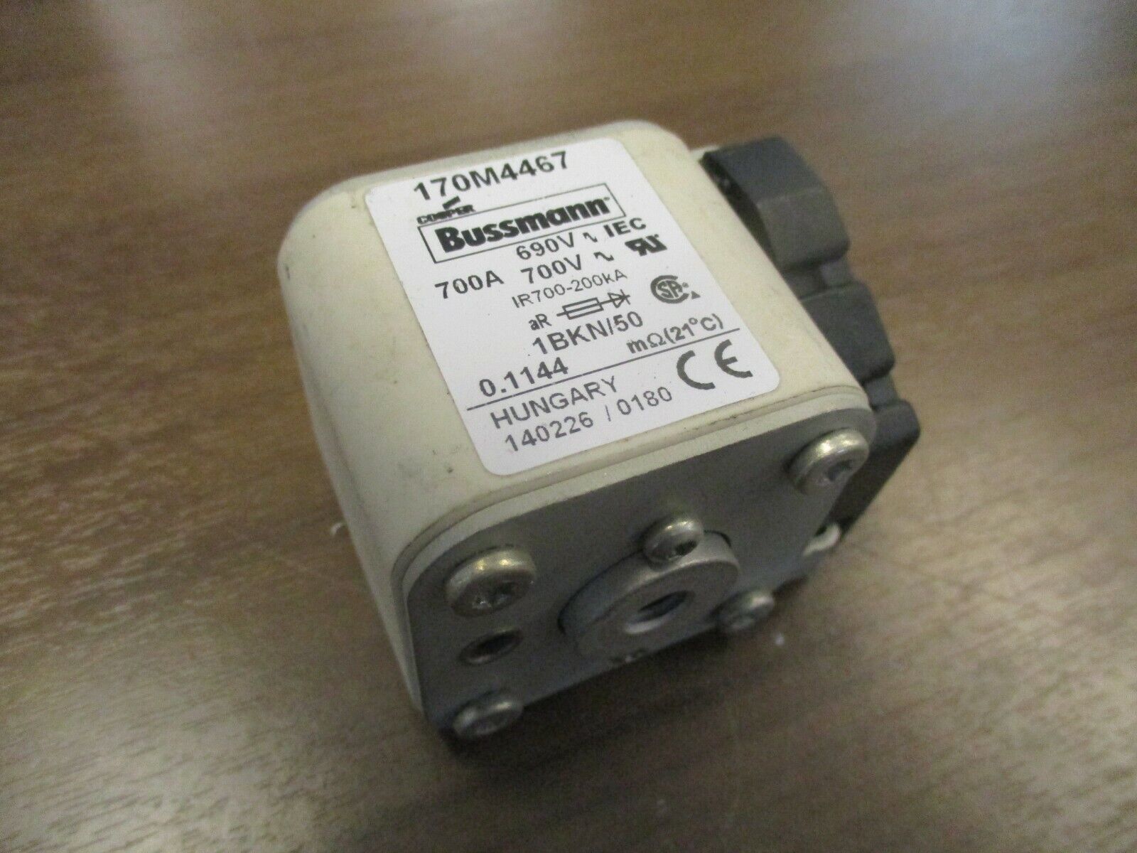 Bussmann Fuse 170M4467 700A 700V Used