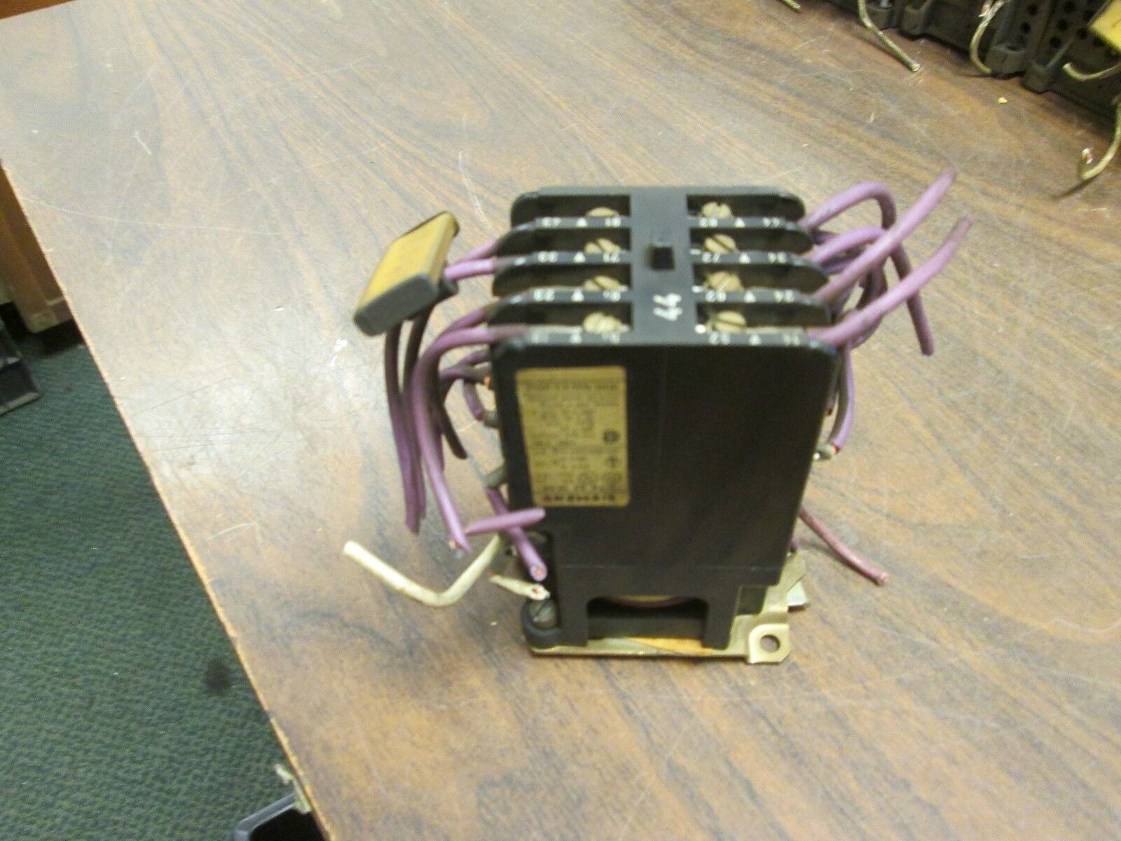 Siemens Contactor 3TA 63 10-0A 220V Coil 10A Used