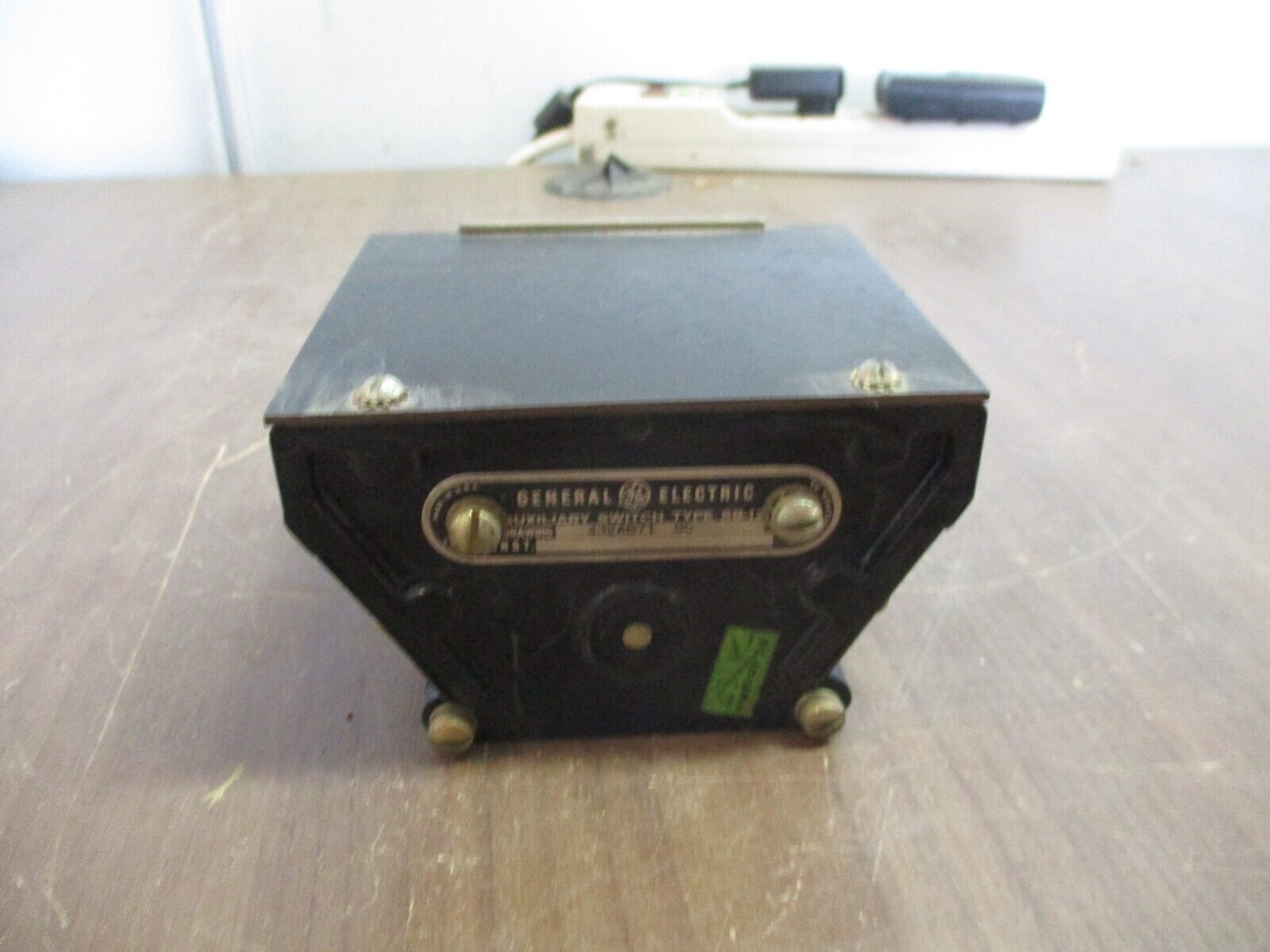 GE Type SB-12 Auxiliary Switch 432A671 G5 Used