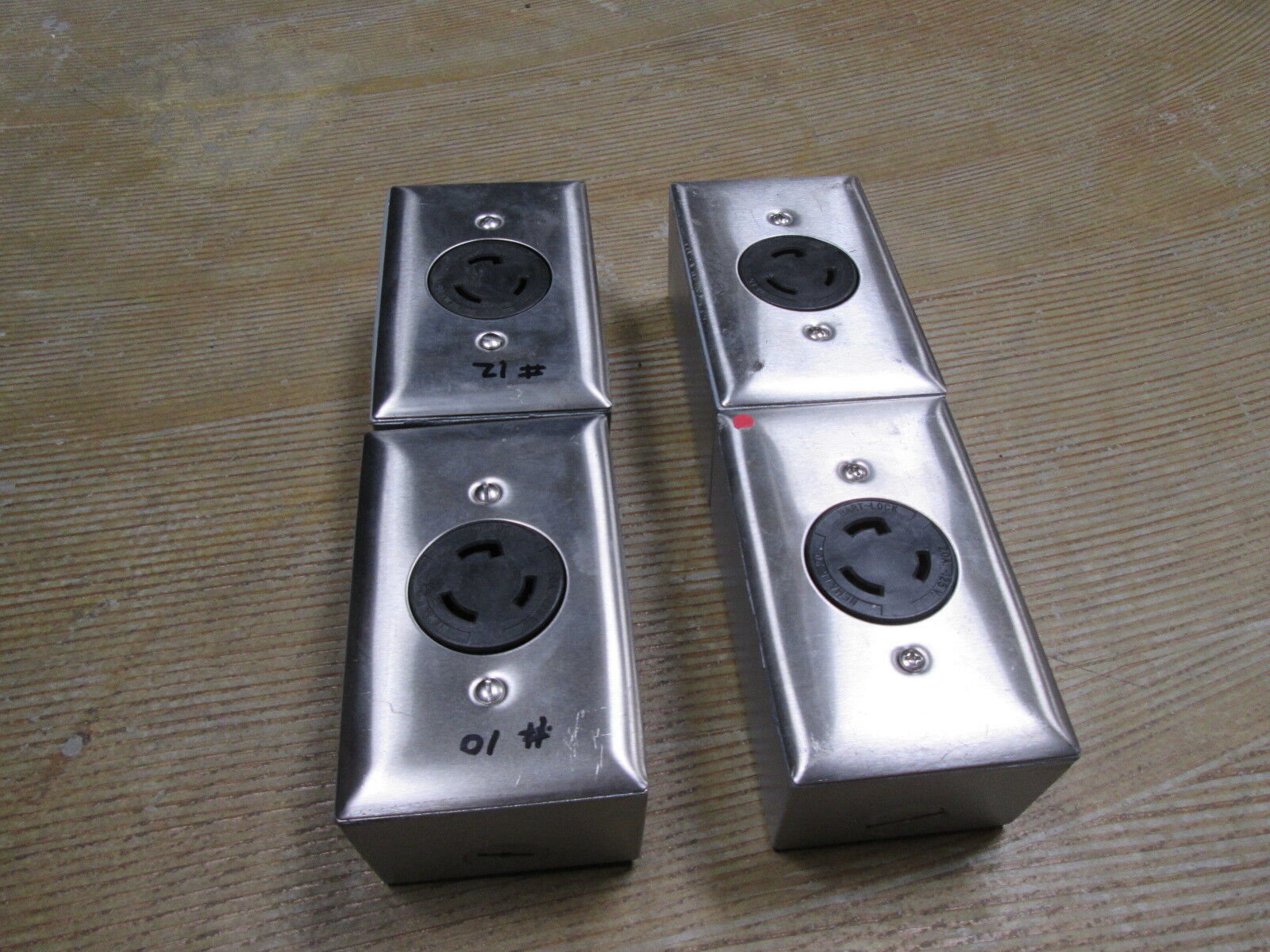 Cooper Receptacle w/ Outlet Box NEMA L5-20 20 A 125 V *Lot of 2* Used