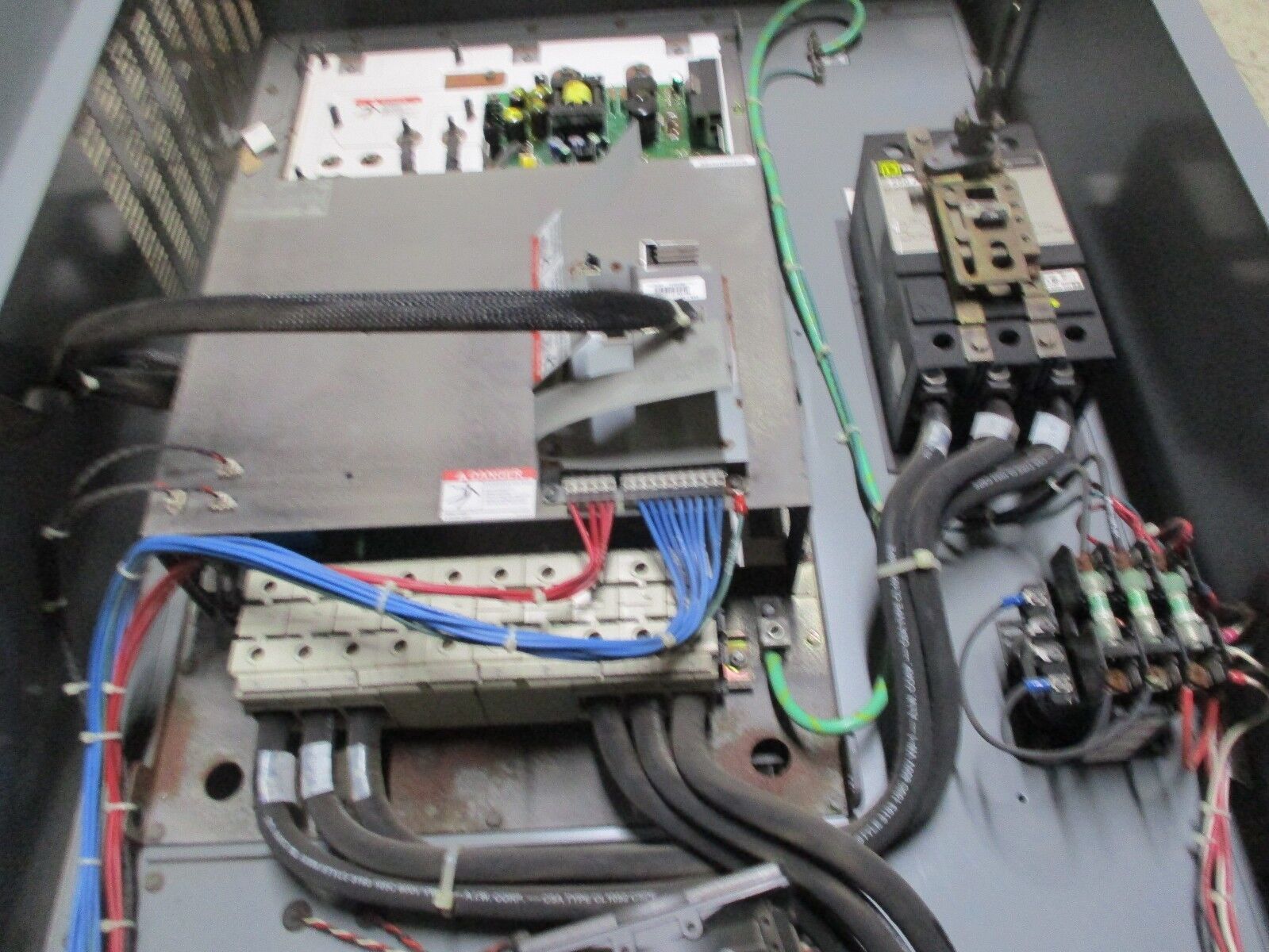 Square D Econoflex Altivar Motor Controller 8839 58ERG4VW 75HP 3Ph Used