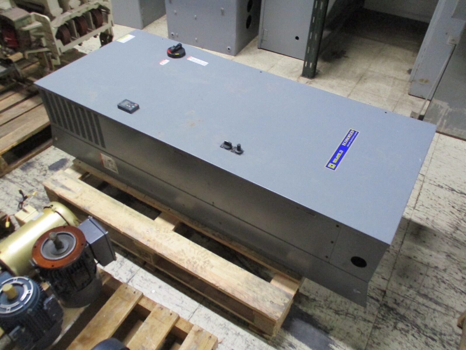 Square D Econoflex Altivar Motor Controller 8839 58ERG4VW 75HP 3Ph Used