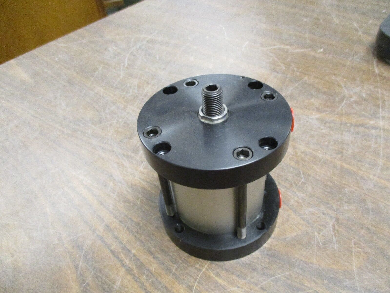 Parker Pneumatic Cylinder 02.50 NLP 4 2.500 250PSI Used
