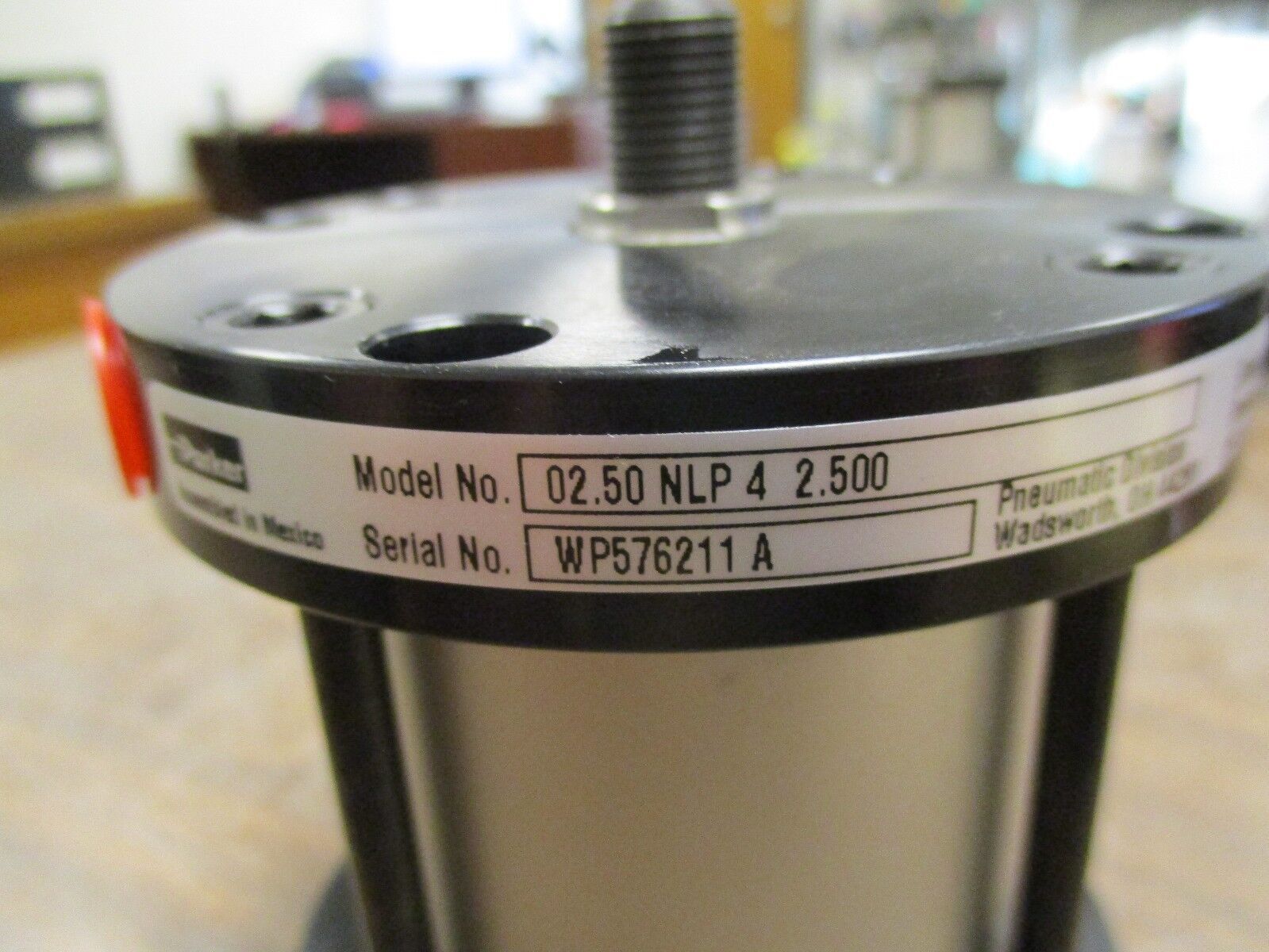 Parker Pneumatic Cylinder 02.50 NLP 4 2.500 250PSI Used