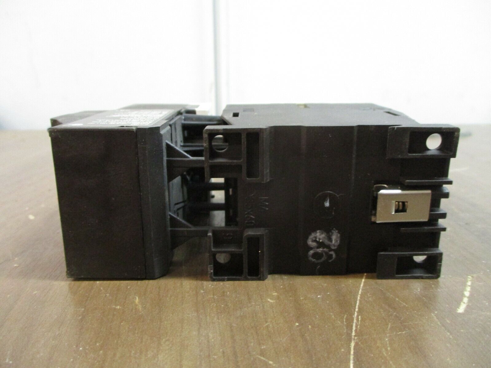 Eaton Starter XTCE007B10 / XTOB006C1 120V Coil Trip: 4-6A w/ Aux Contact Block