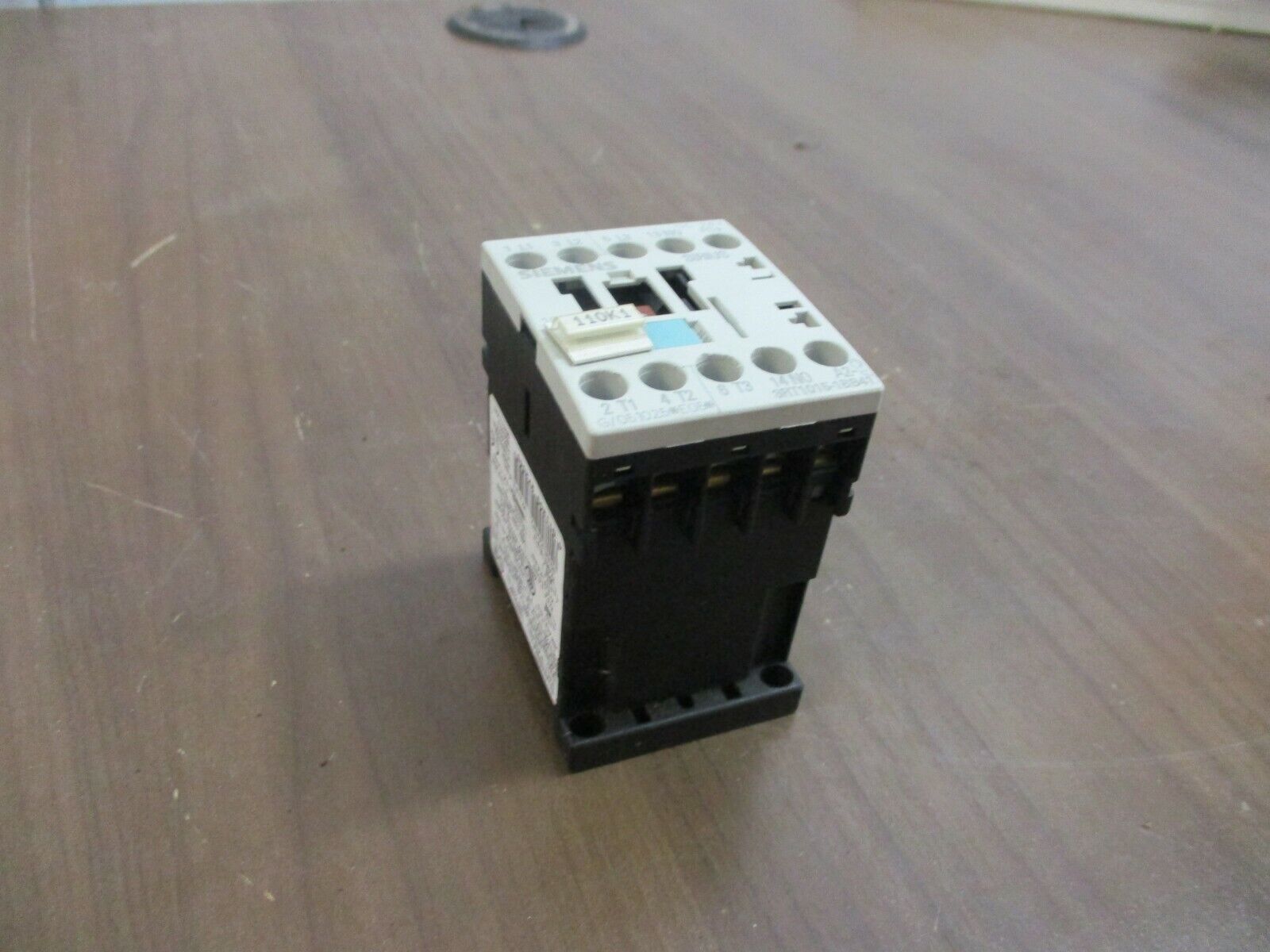 Siemens Sirius Contactor 3RT1015-1BB41 24VDC Coil 16A 600V Used
