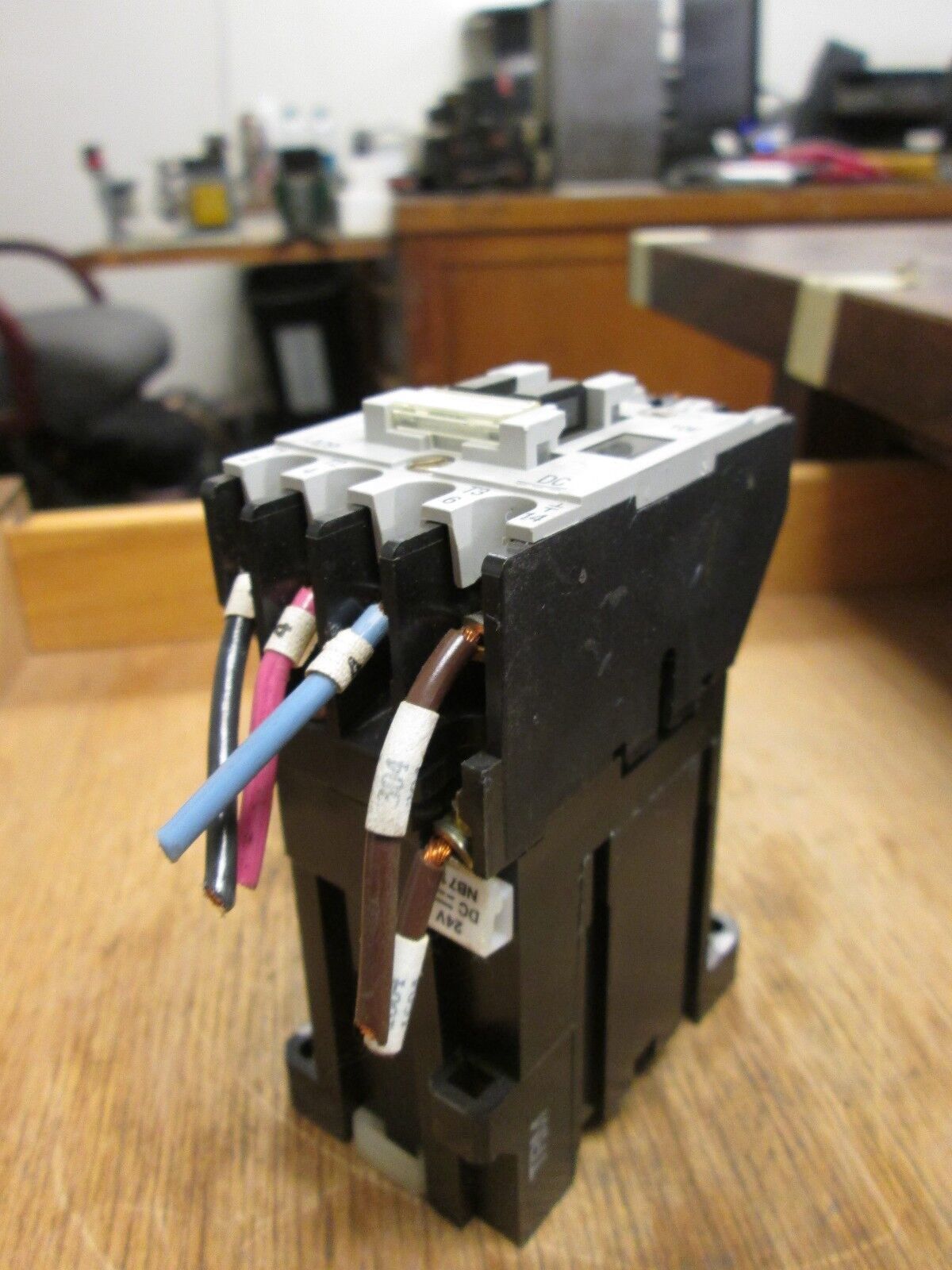 Allen-Bradley Contact 100-A09NZ*3 24VDC Coil 9A Max *Lot of 2* Used