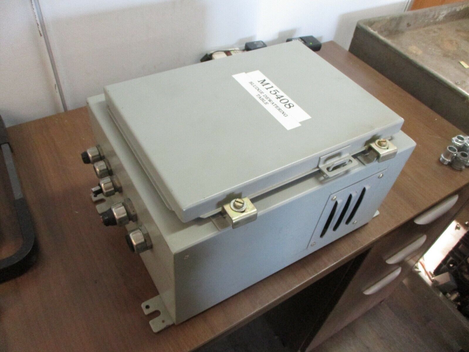 Hoffman Type 12,13 Enclosure A-161208LP Size: 16" x 12" x 8" Used