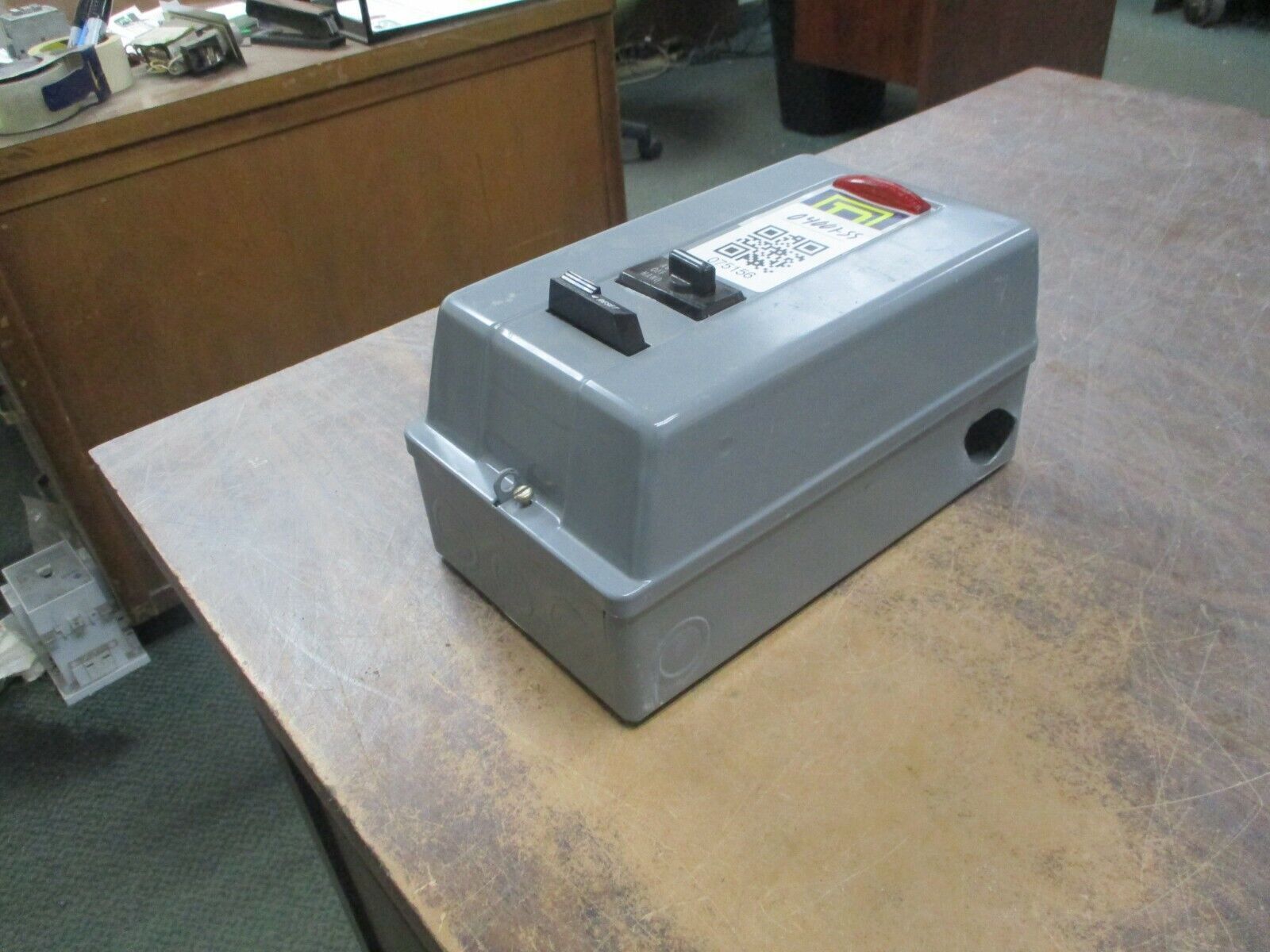 Square D Enclosed Size 00 Starter 8536 SAG 12 208V Coil 600V Used