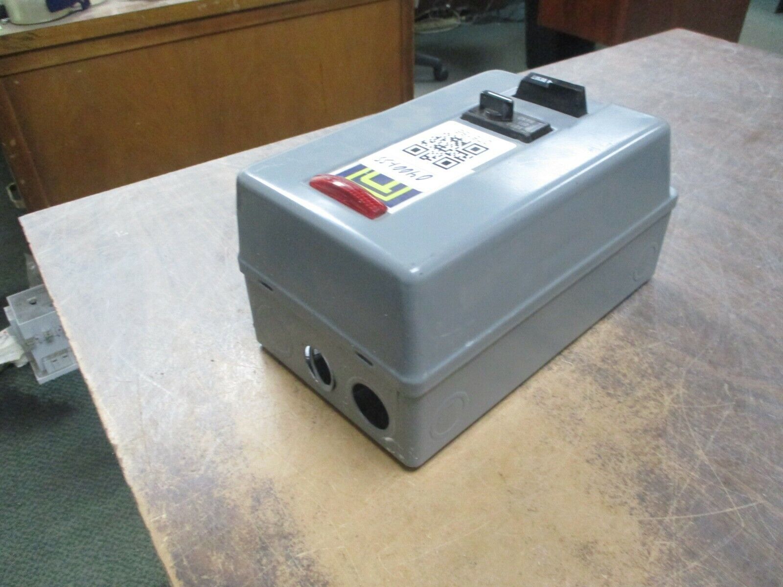 Square D Enclosed Size 00 Starter 8536 SAG 12 208V Coil 600V Used
