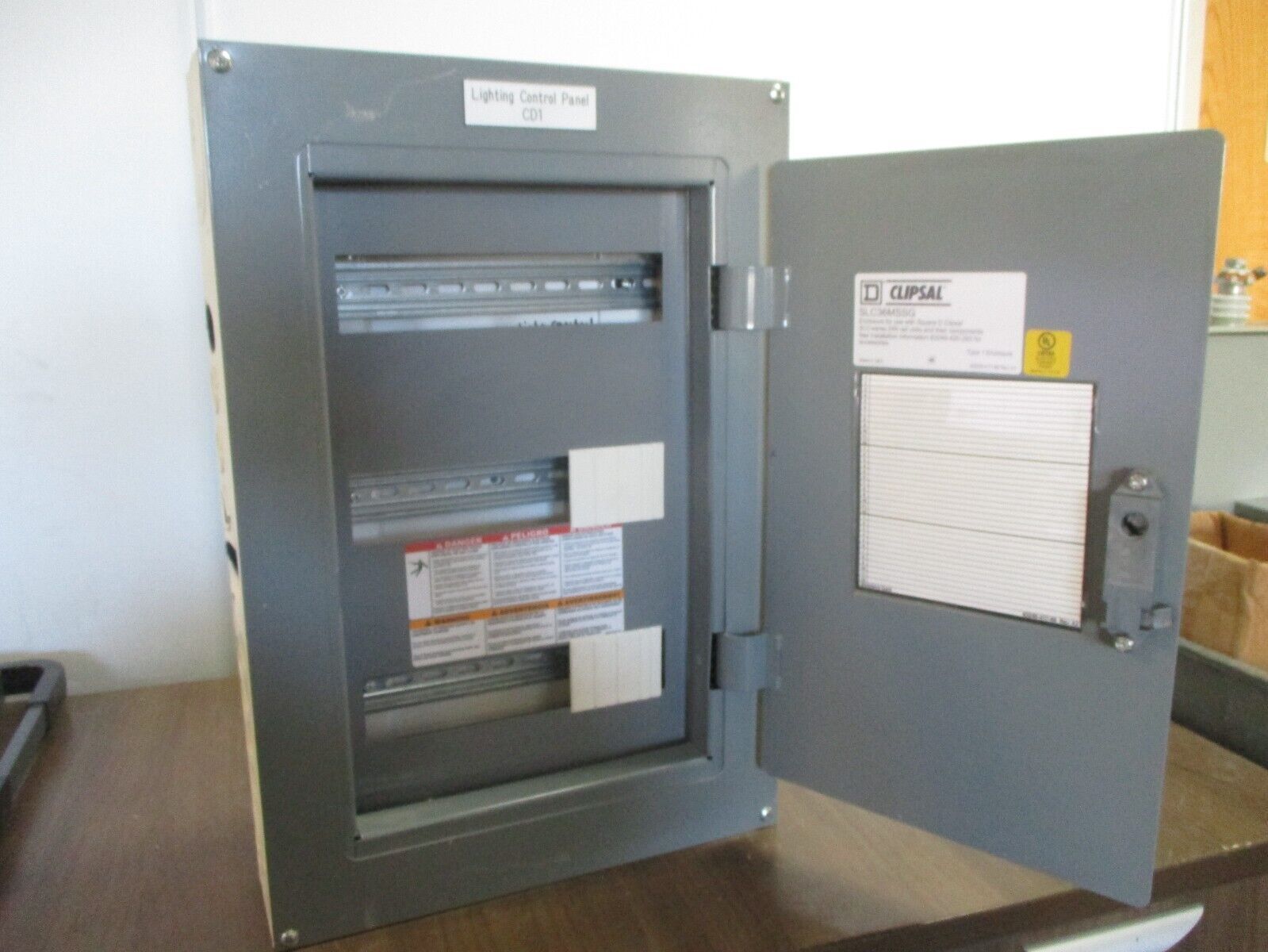 Square D Clipsal Enclosure SLC36MSSG Type 1 Enclosure .Used.