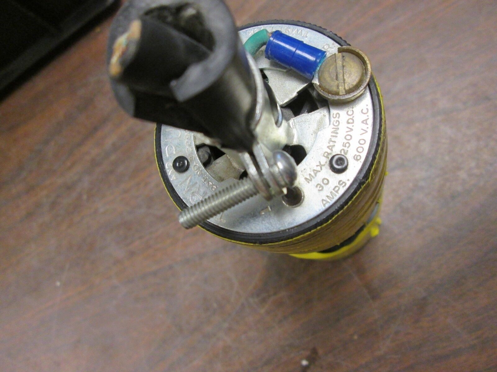 Hubbell Vari-Land Twist-Lock Plug & Receptacle Set 30A 250VDC 600VAC Used