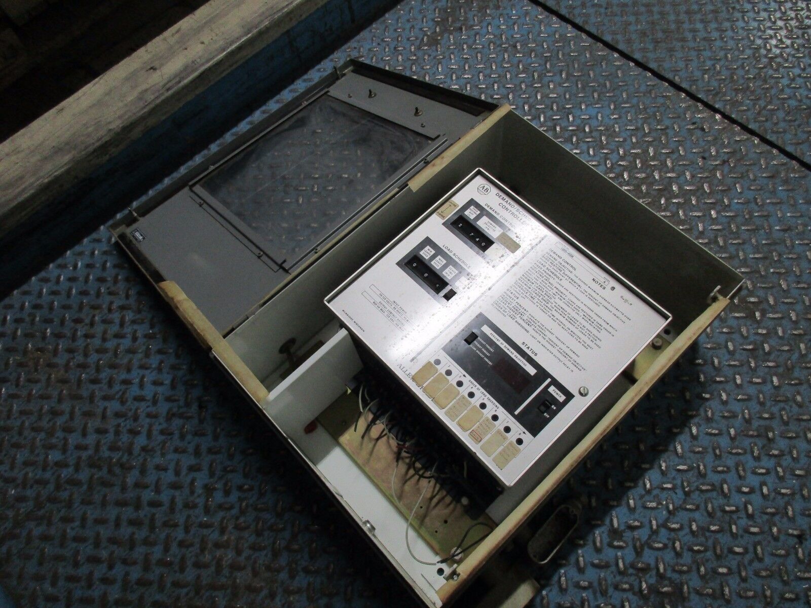 Allen-Bradley Demand/Schedule Controller 1820-A0D8 Ser. A Used