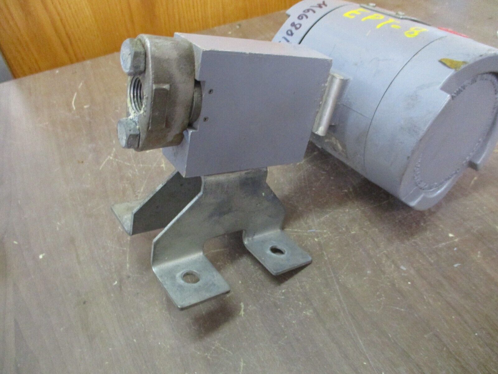Leeds & Northrup Centry Pressure Transmitter 471-002-37-47-631-444 0-2500PSI 24V