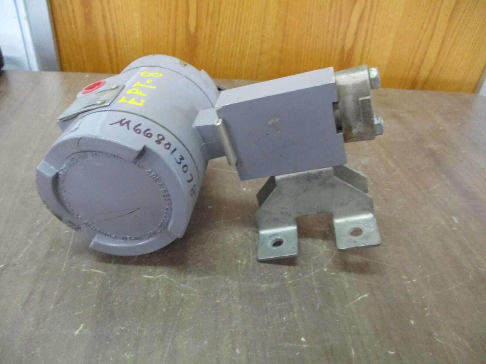 Leeds & Northrup Centry Pressure Transmitter 471-002-37-47-631-444 0-2500PSI 24V