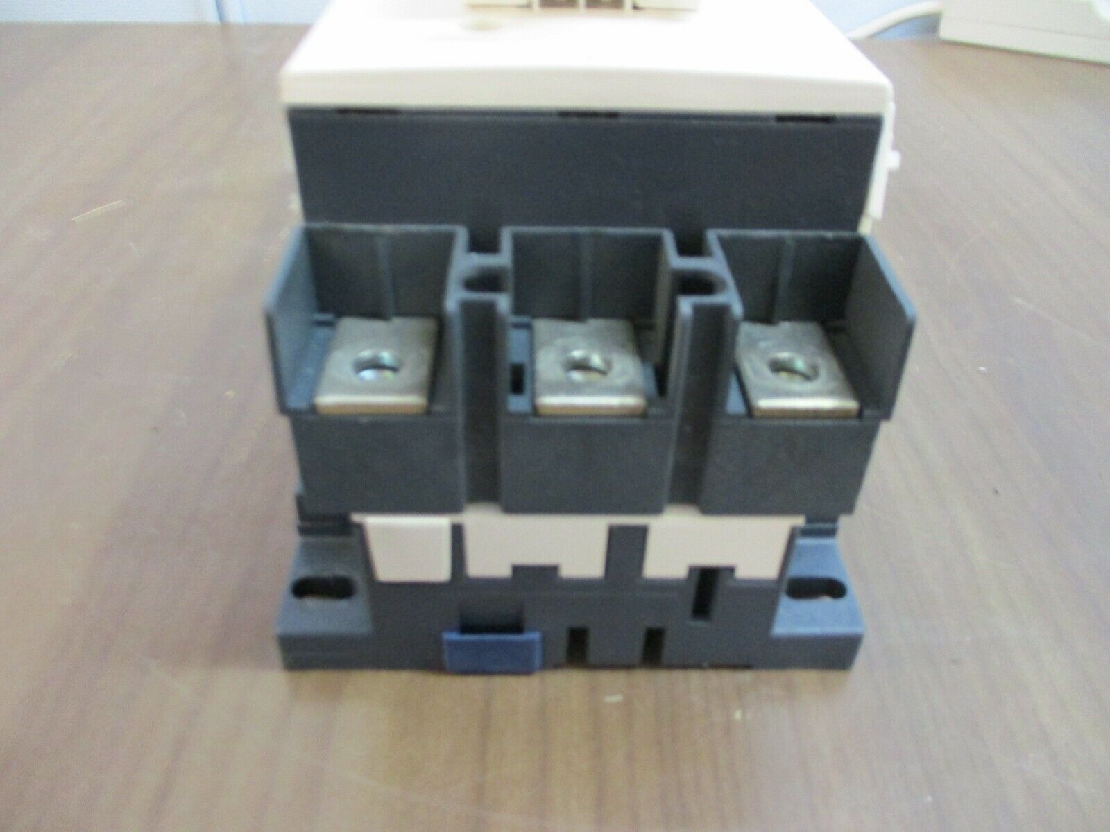 Telemecanique Contactor LC1D1156 24V Coil 160A 600V w/Aux Contact Block Used