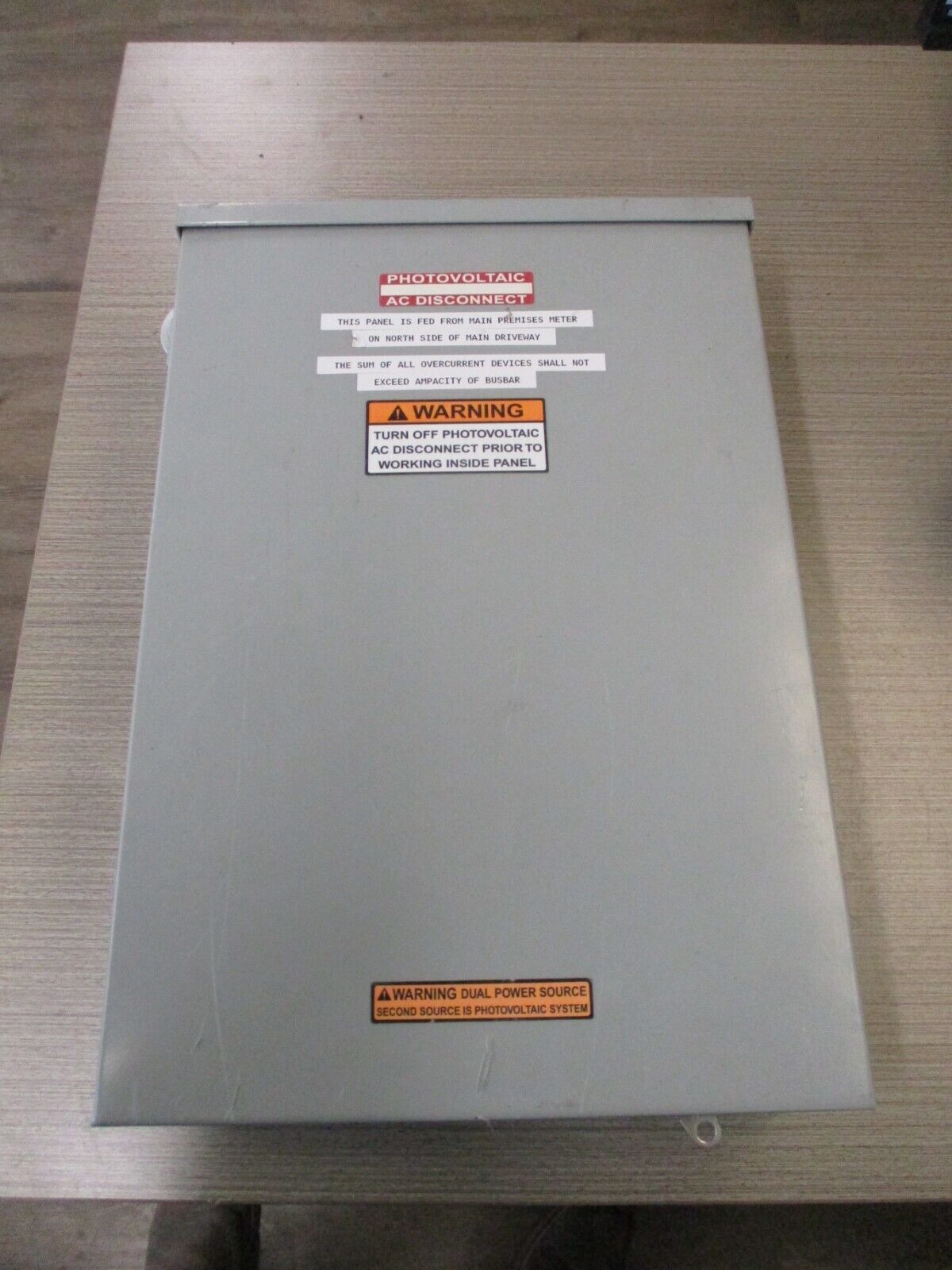 Eaton 3R Load Center CH22B100R 125A 120/240V 24-Slot