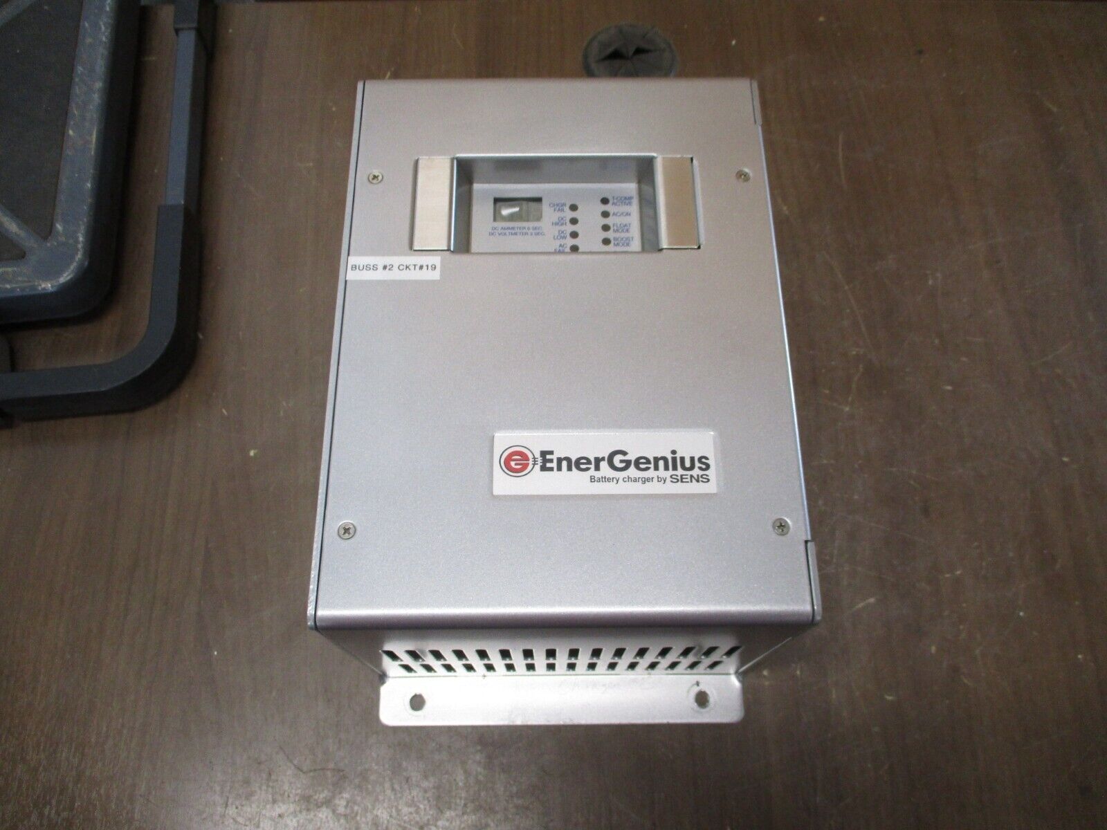 Sens Energenius Battery Charger NRG24-10-RC Output: 24 VDC 10A Used