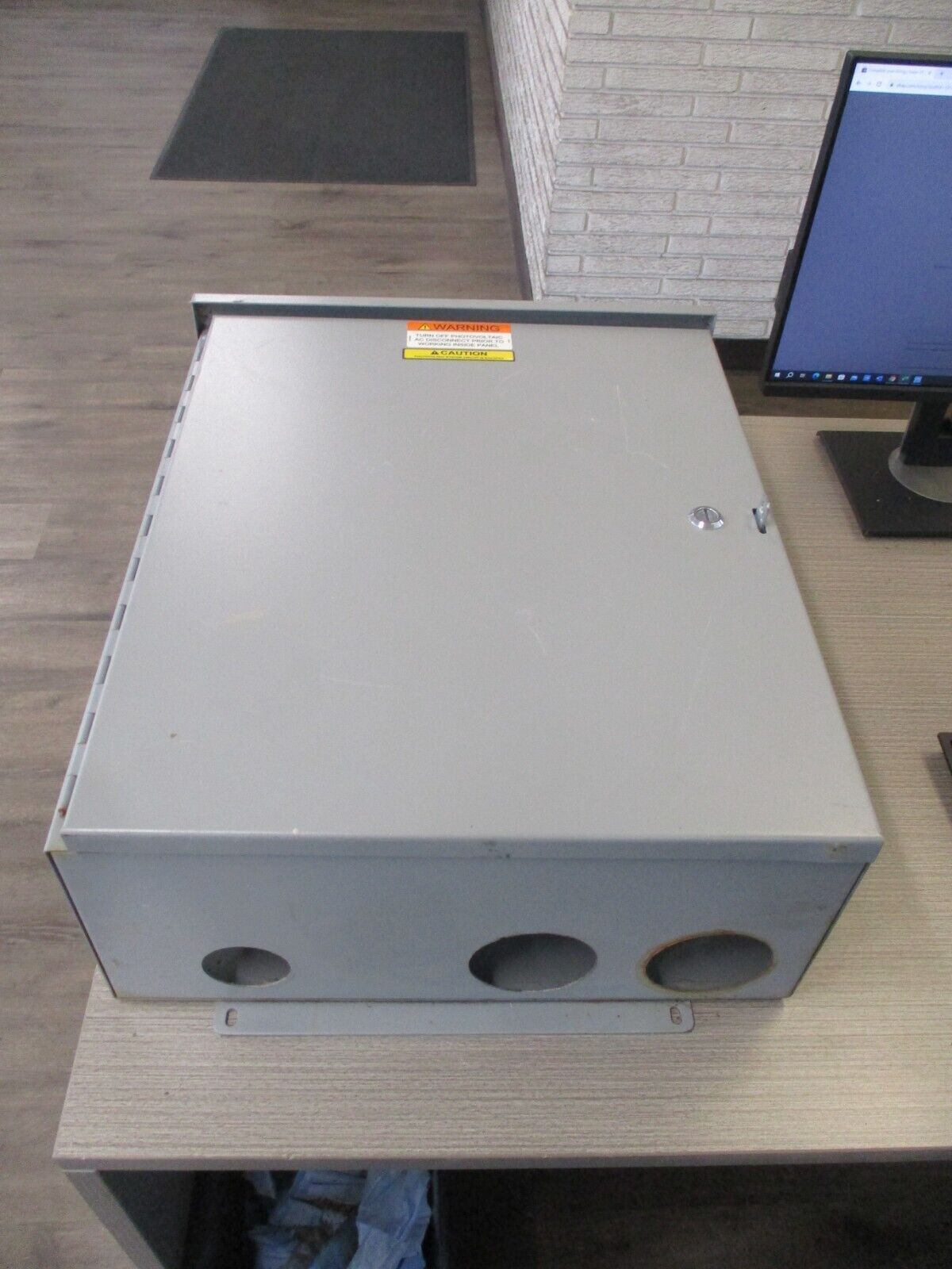 Wiegmann 3R Enclosure RHC242008 Size: 24x20x8 Used