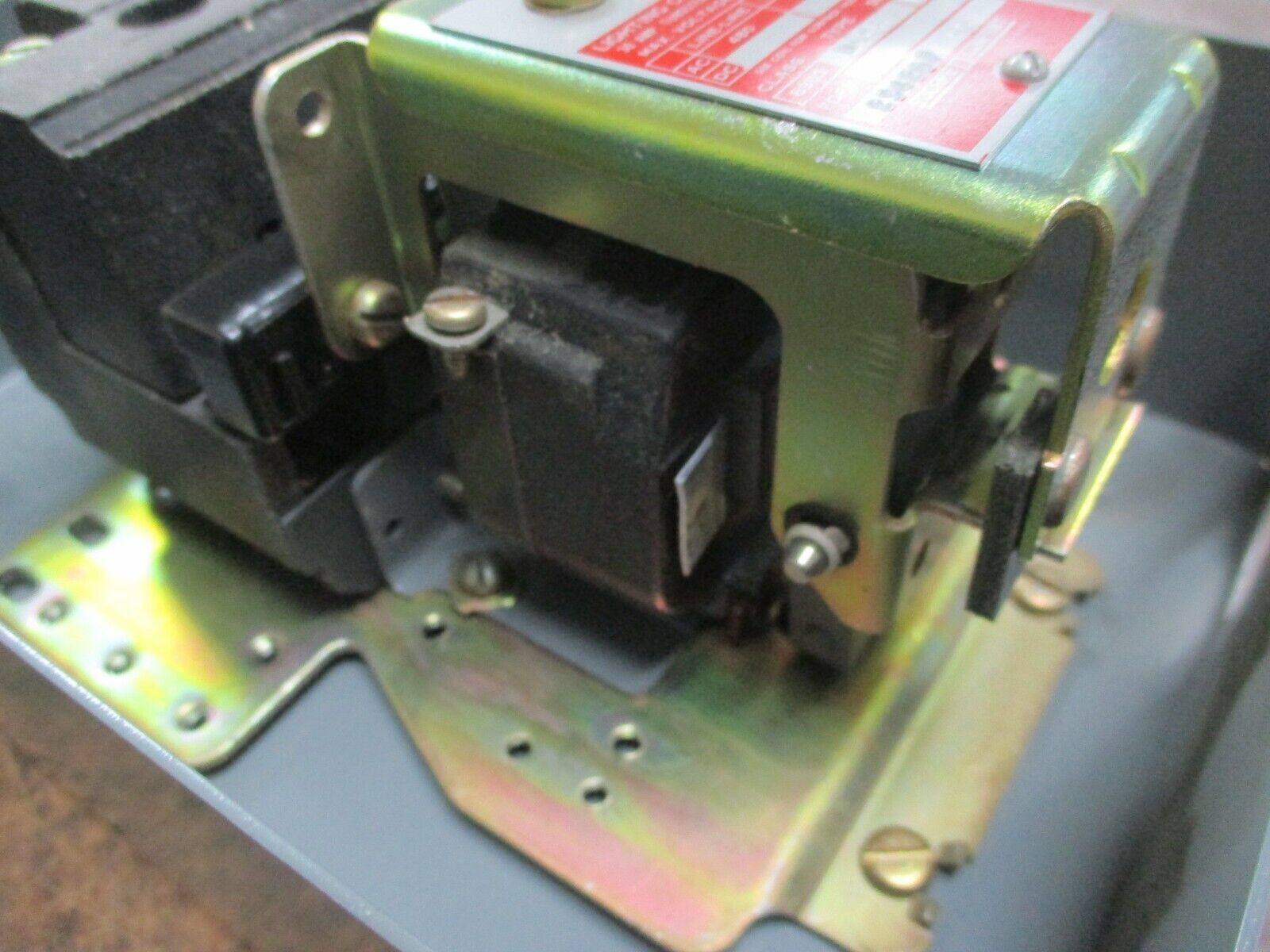 Square D Enclosed Lighting Contactor 8903 MG-1 Ser B 240V Coil 30A 277/480V Used