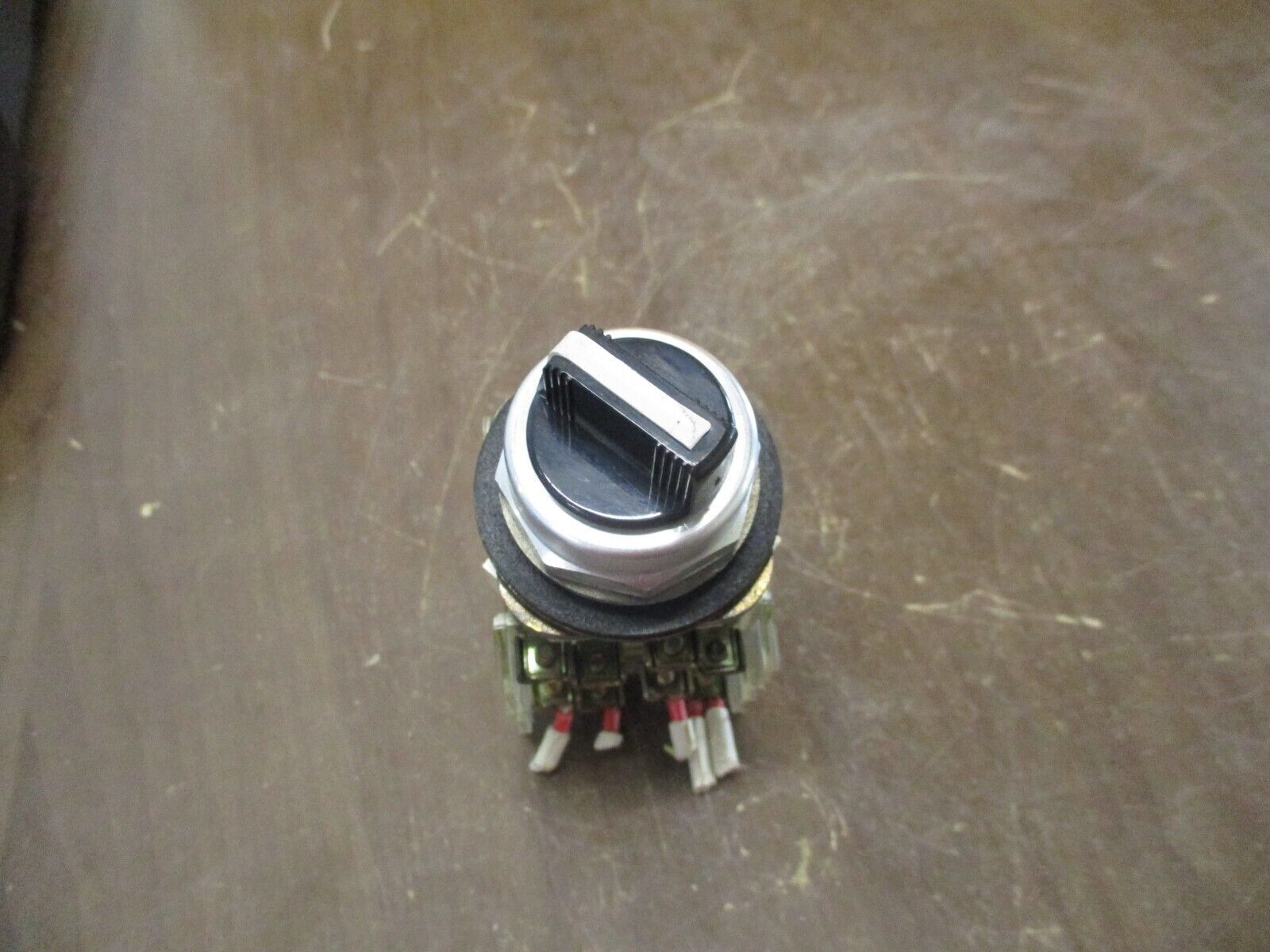 Allen-Bradley Selector Switch 800T-J2 Ser. T Nema 4, 13 Used