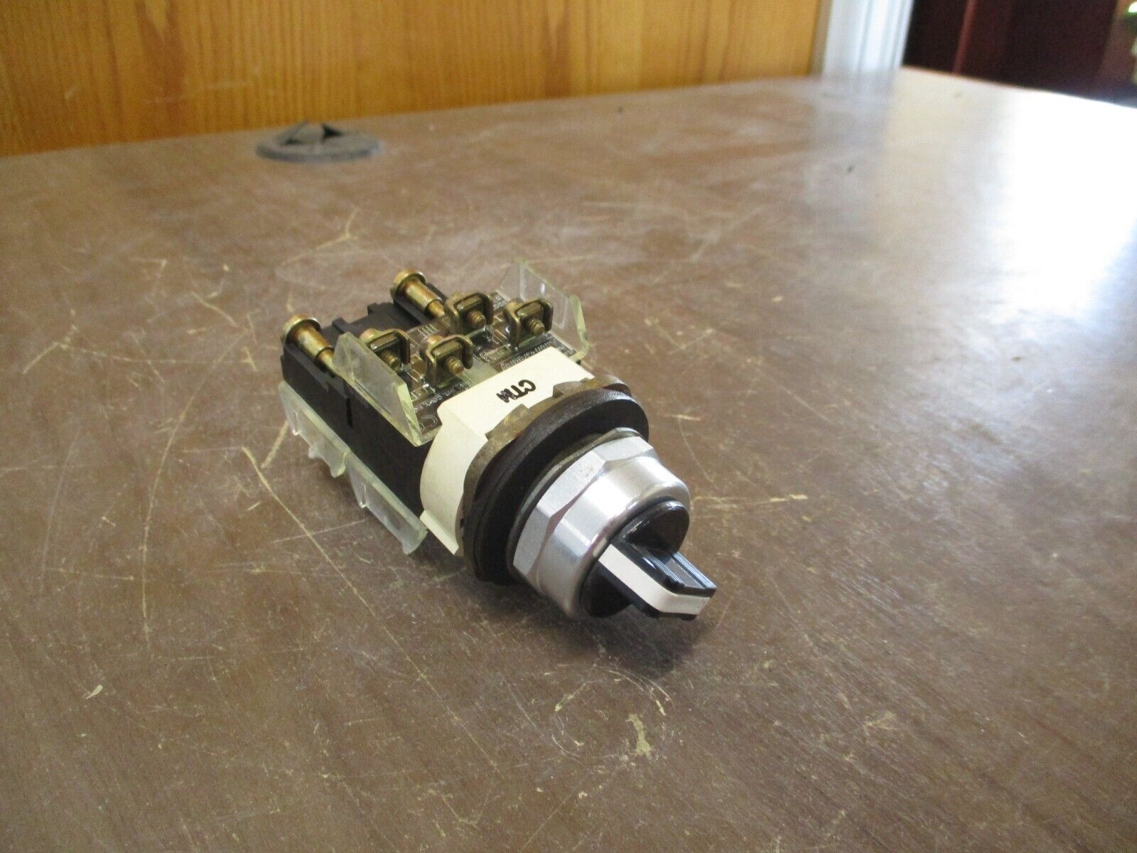 Allen-Bradley Selector Switch 800T-J2 Ser. T Nema 4, 13 Used