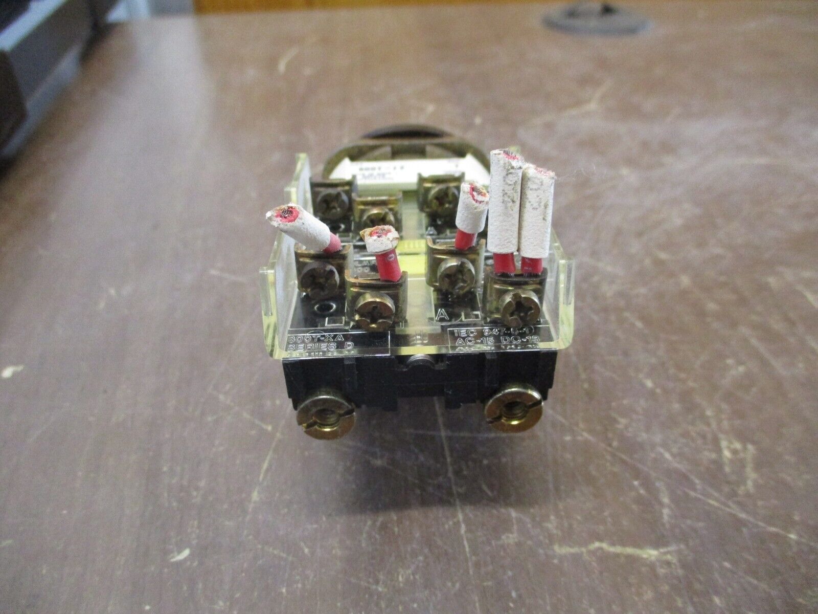 Allen-Bradley Selector Switch 800T-J2 Ser. T Nema 4, 13 Used