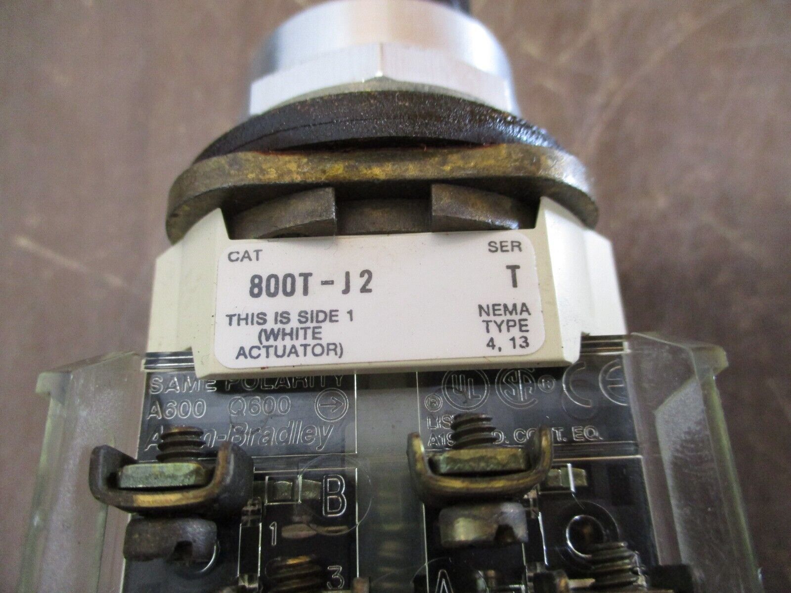 Allen-Bradley Selector Switch 800T-J2 Ser. T Nema 4, 13 Used