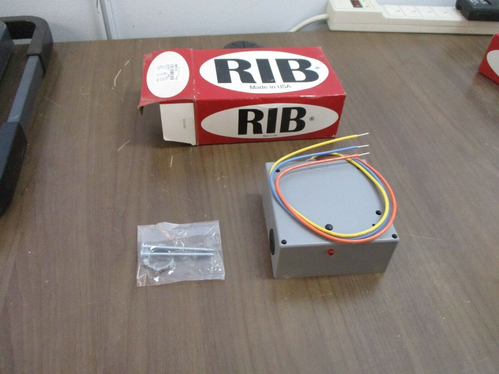 RIB Enclosed Relay RIBTU1C 10-30VAC/DC // 120VAC Coil 10A SPDT New Surplus