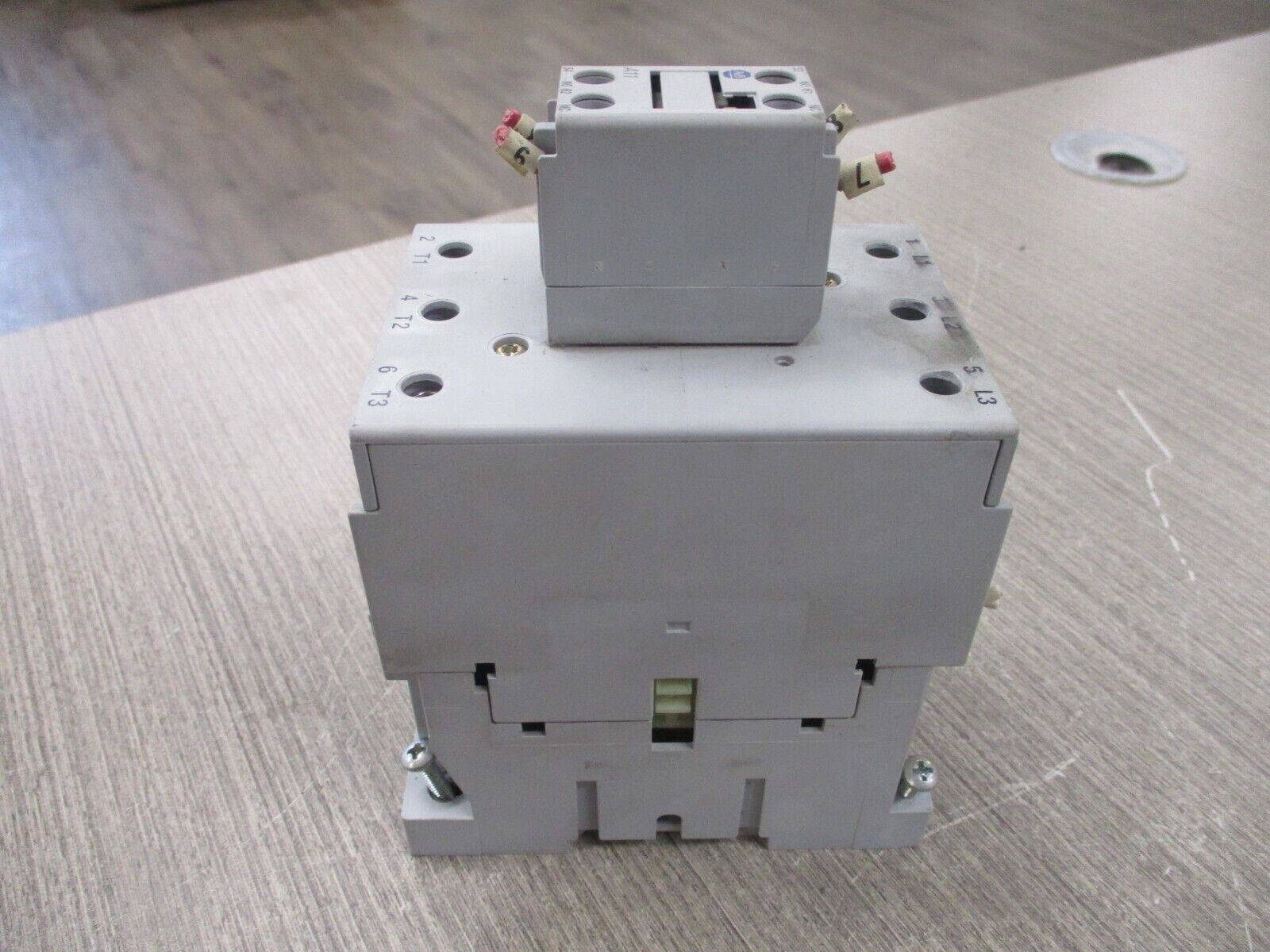 Allen-Bradley Contactor 100-C85*00 120V Coil 100A 600V w/ Aux Contact Block Used