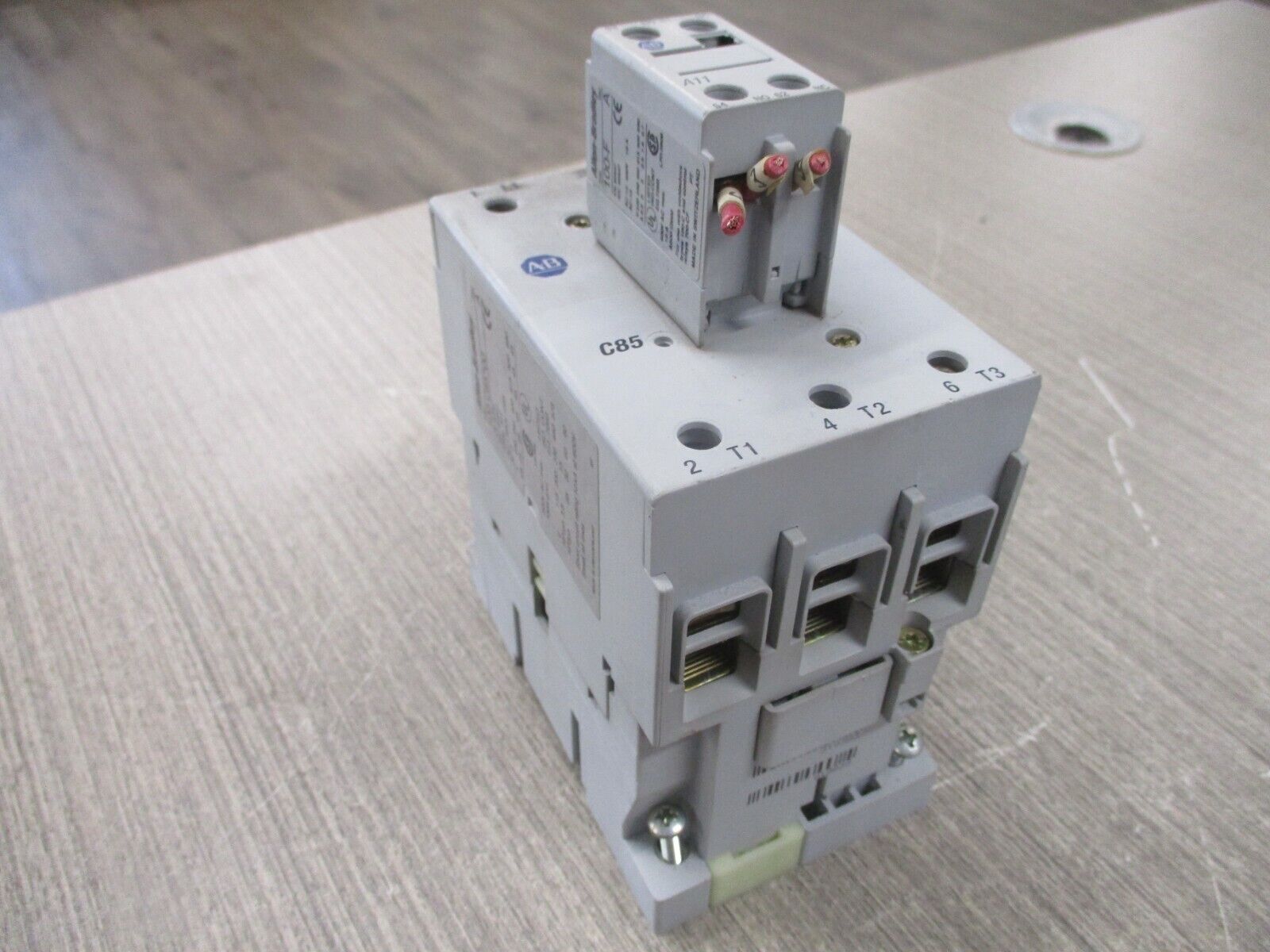 Allen-Bradley Contactor 100-C85*00 120V Coil 100A 600V w/ Aux Contact Block Used