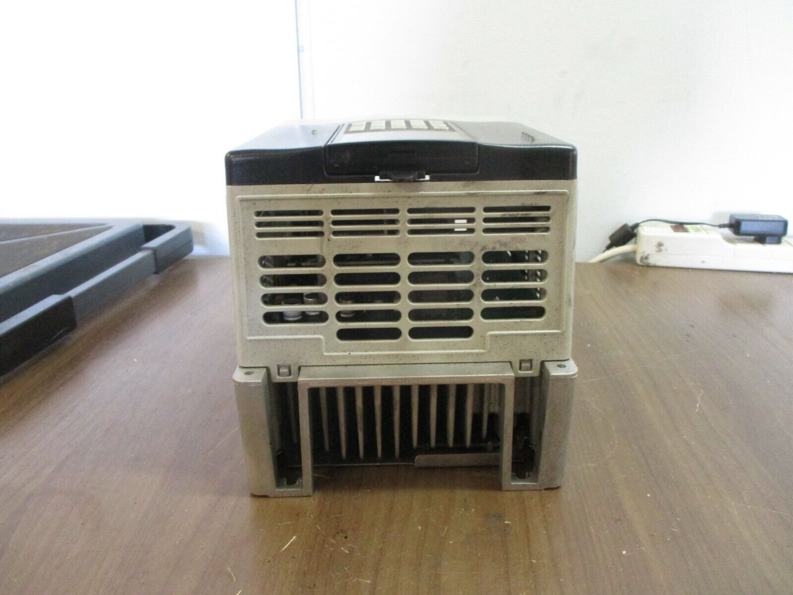 Allen-Bradley PowerFlex 70 AC Drive 20AD8P0A0AYYNNNN Ser. A 5HP 3Ph w/ Keypad