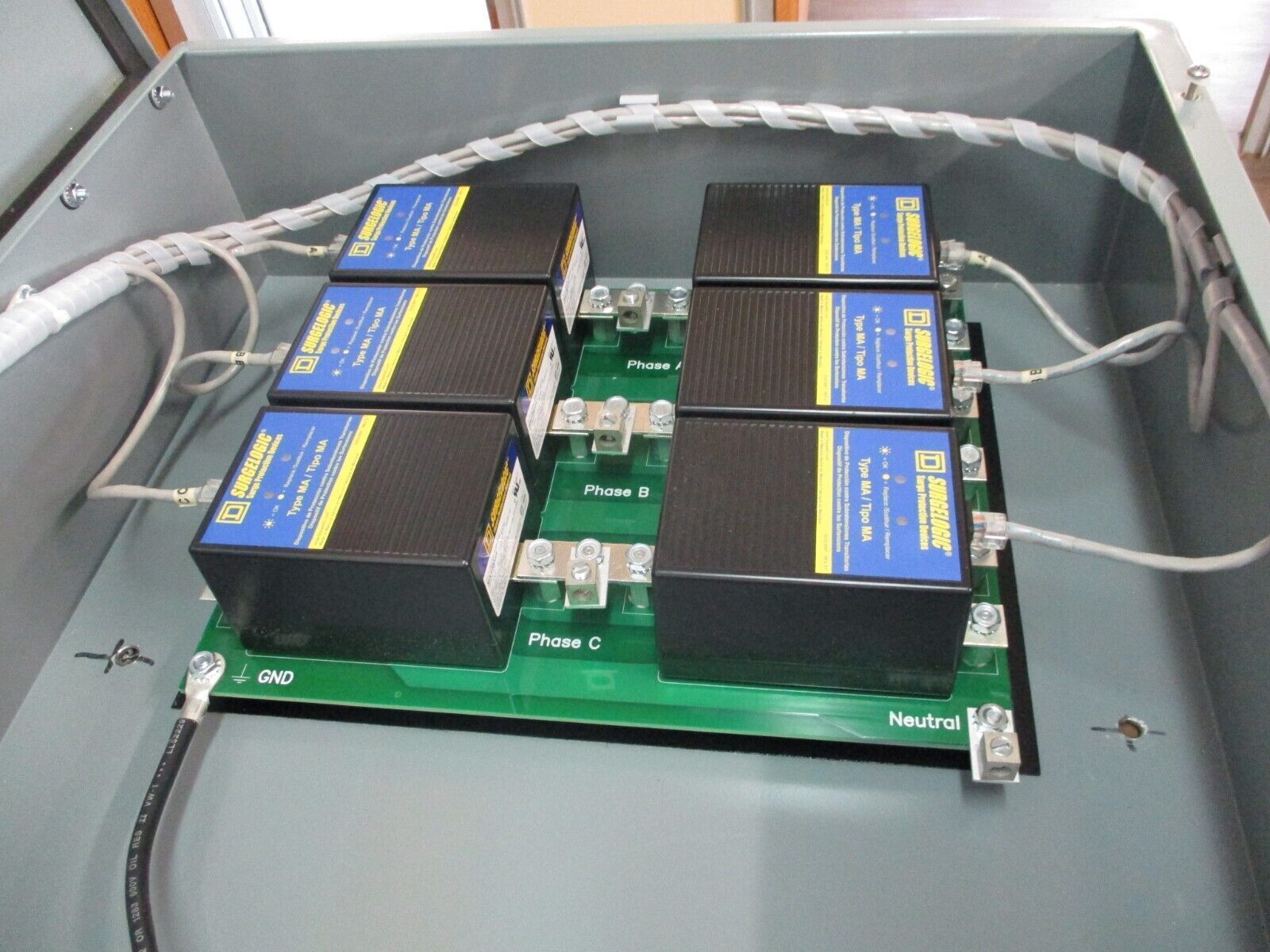 Square D Surgelogic Surge Protective Device TVS4EMA48A 480kA 480Y/277V 3Ph Used